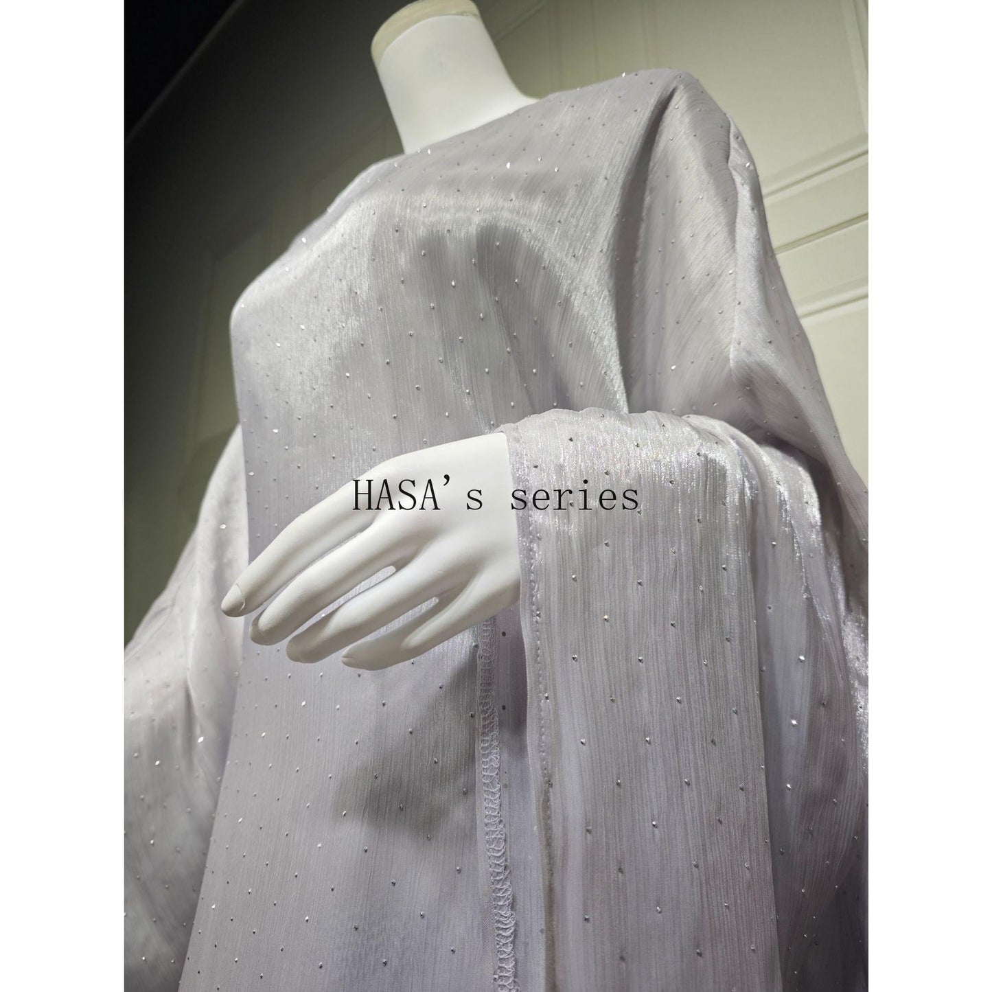 HS5105 Simple and Soft Long-sleeved Pullover Dress with A Waist-length Design, in A Solid Color for Everyday Wear.
