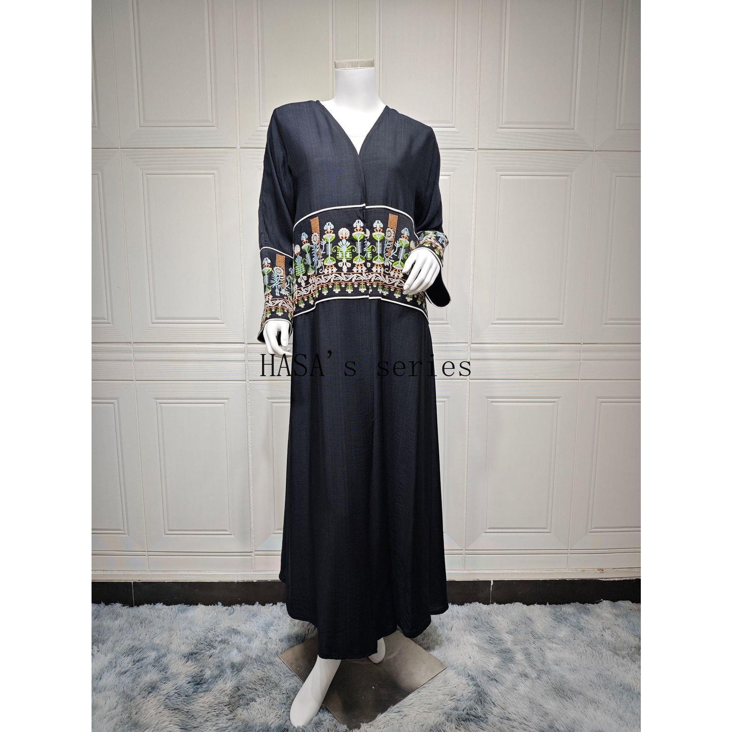 HS5102 Simple Embroidered Long Robe/jacket with A Loose and Comfortable Open-front Design.