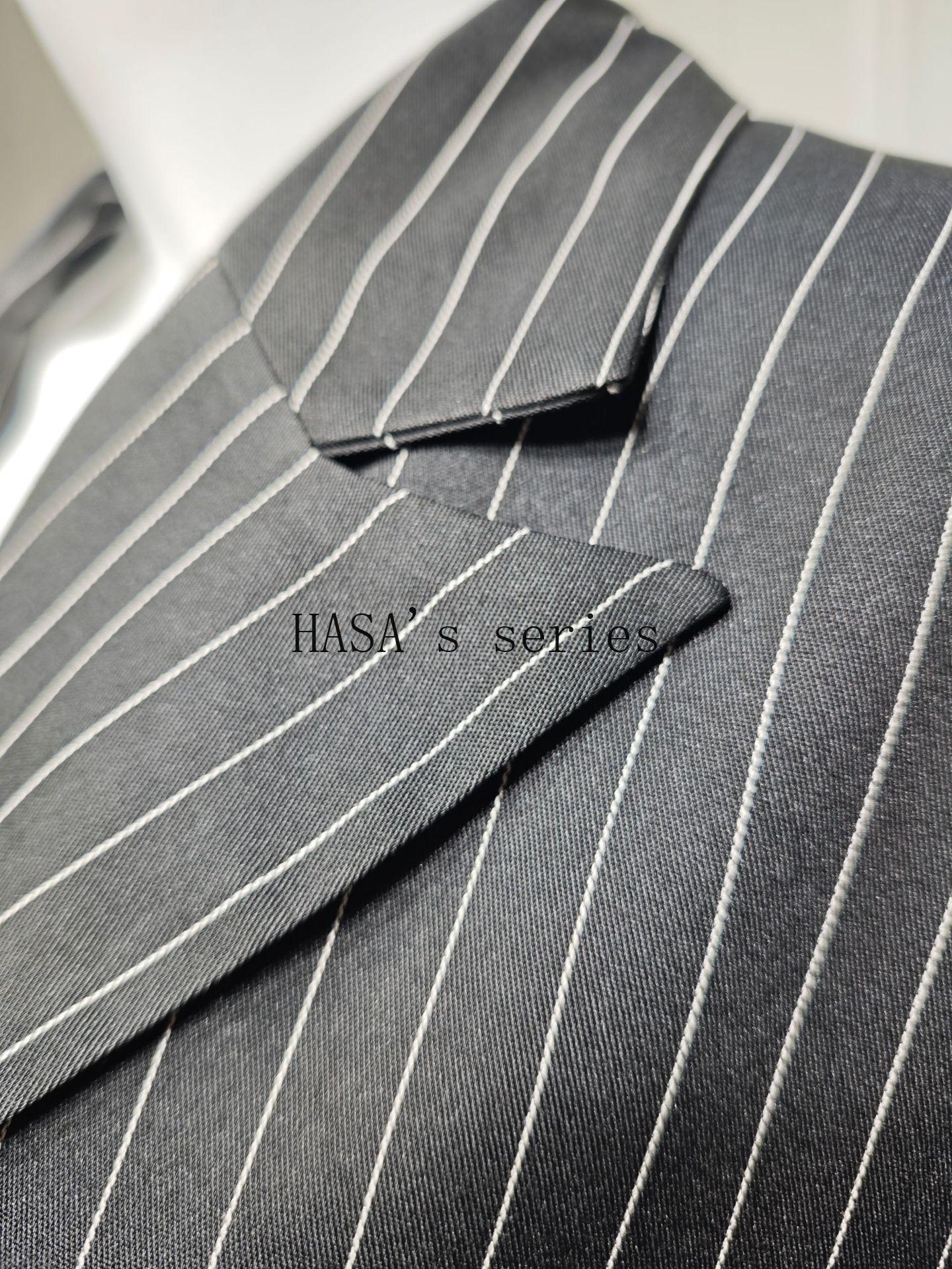 HS5101 Double-breasted, Pinstriped, Long Coat-style Robe with A Loose and Elegant Dress Design.