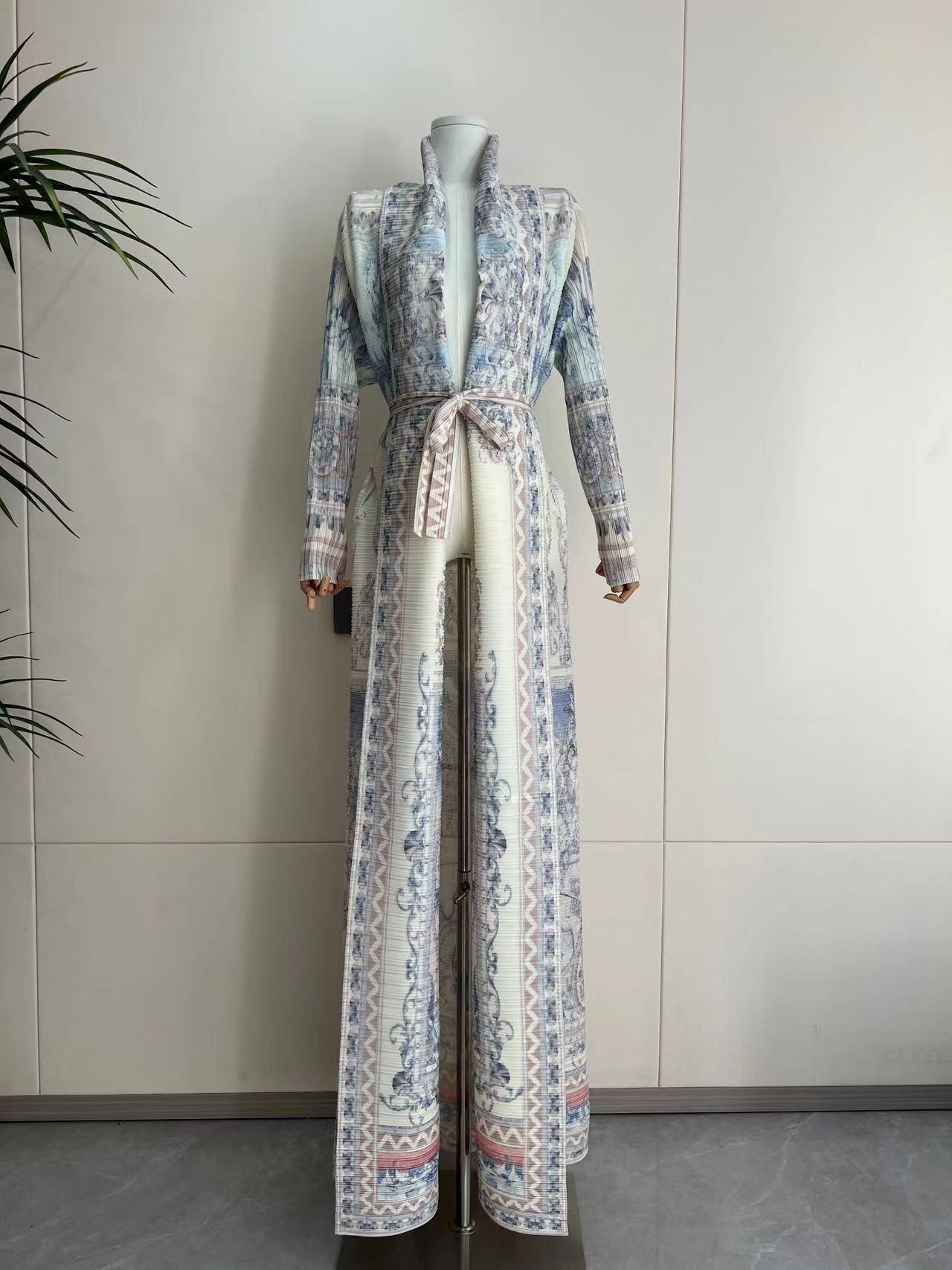 HS5840 Light-colored, All-over Print, Open-front Long Coat