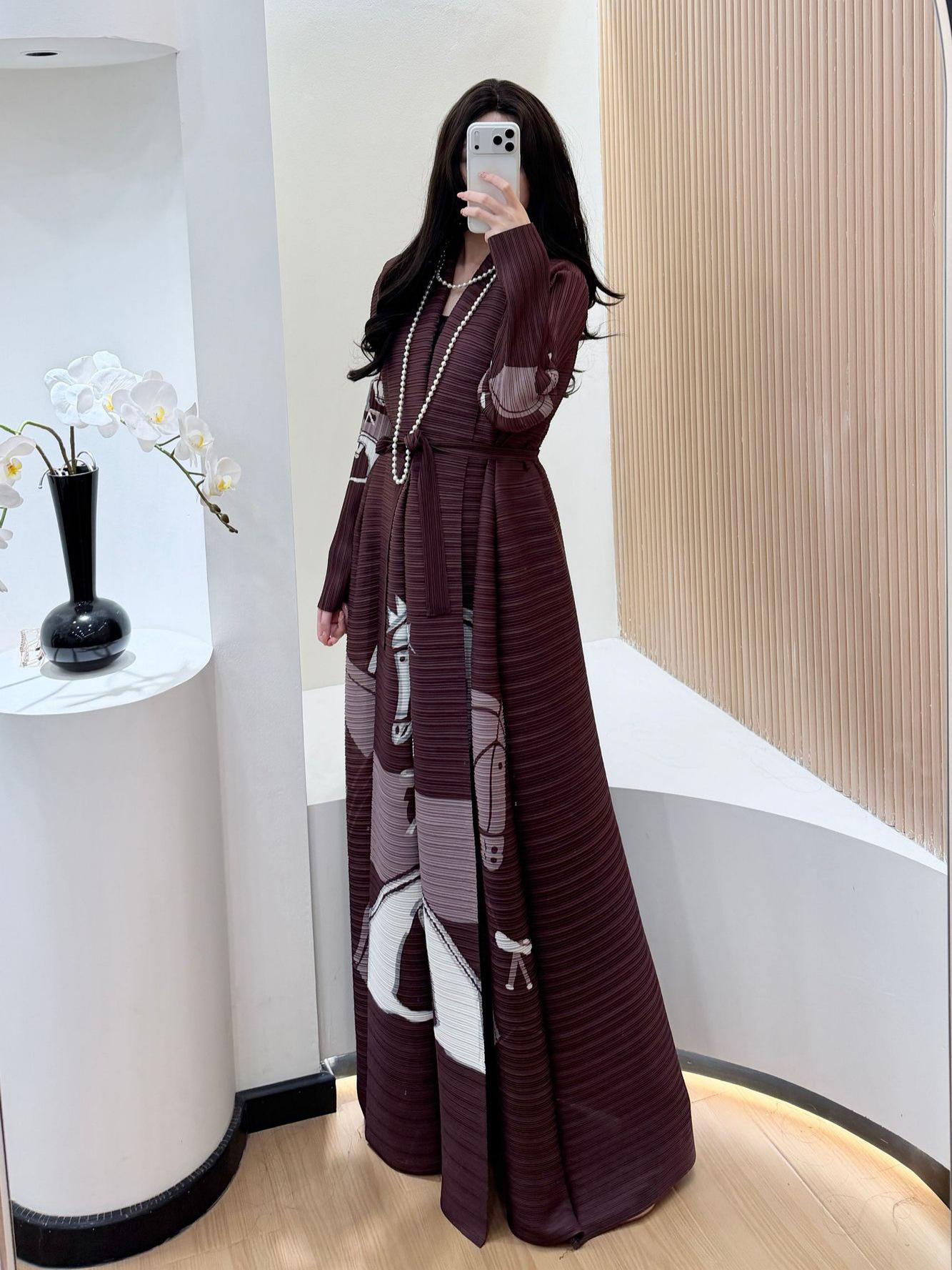 HS6718 Questrian Elegance | Brown Abaya with Horse Motifs