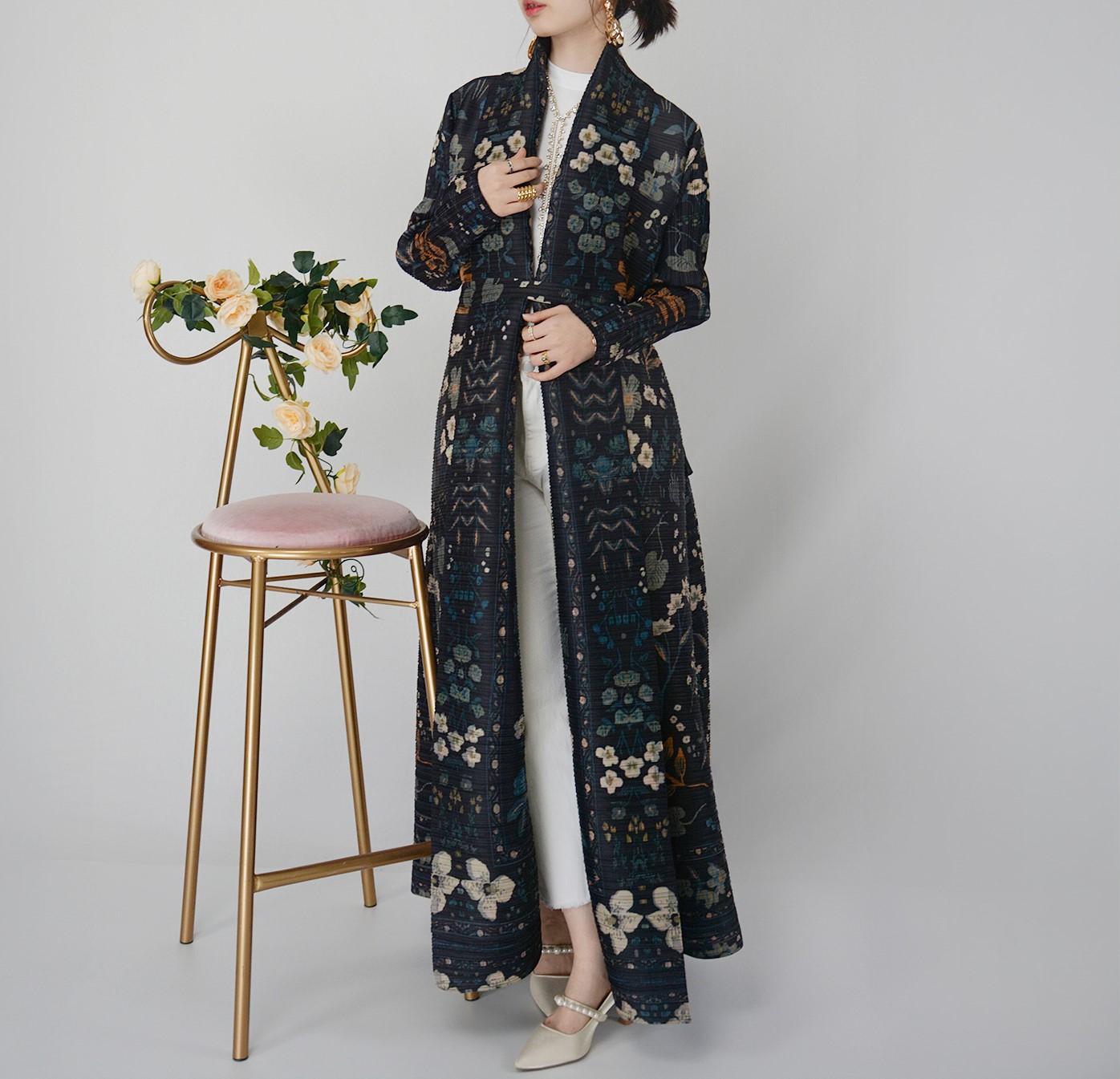 HS5836 Dark-colored, Long, Open-front Jacket with A Plant Print (with Belt)