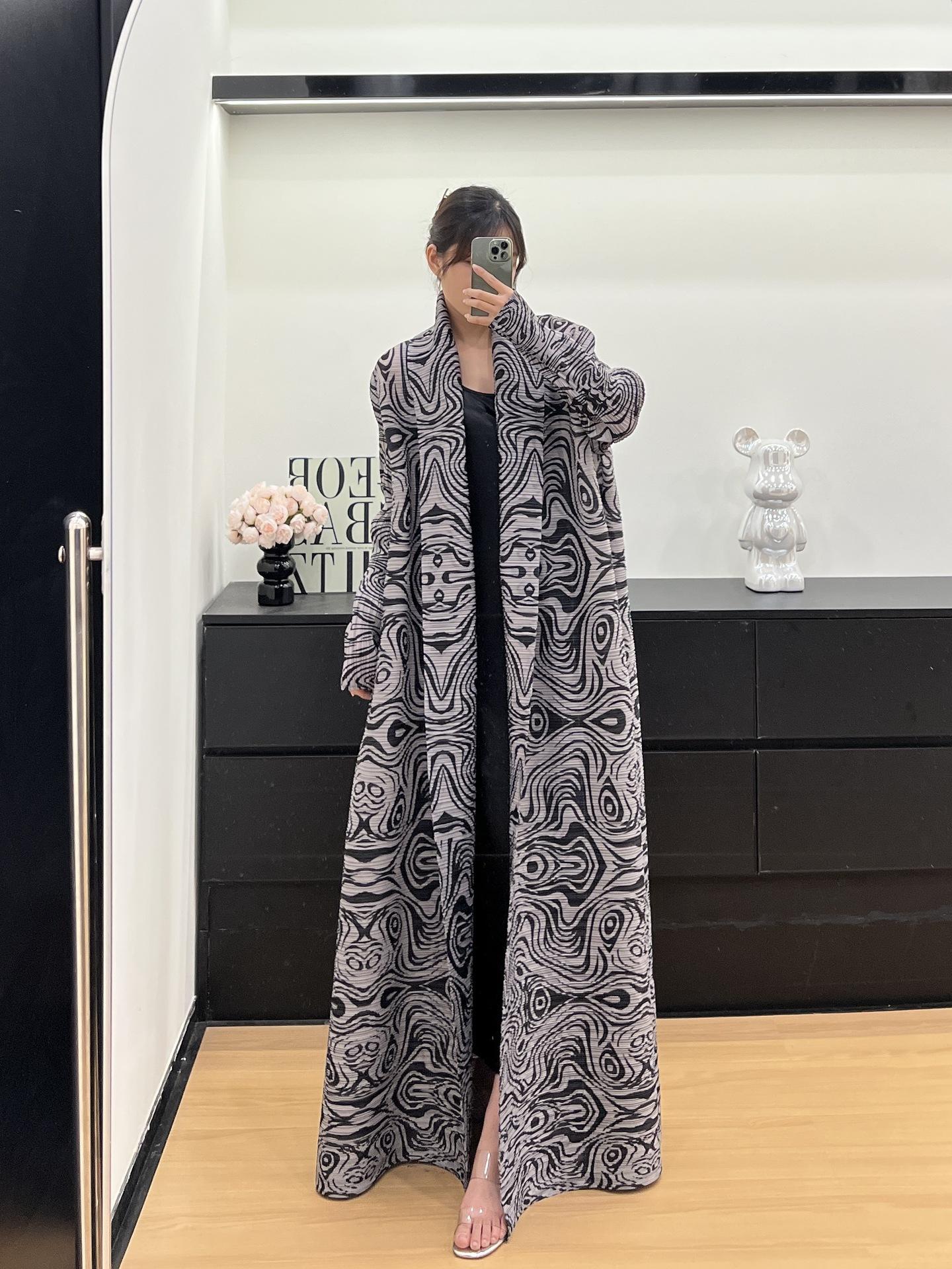 HS6723 Monochrome Swirl | Black & Grey Abstract Printed Abaya