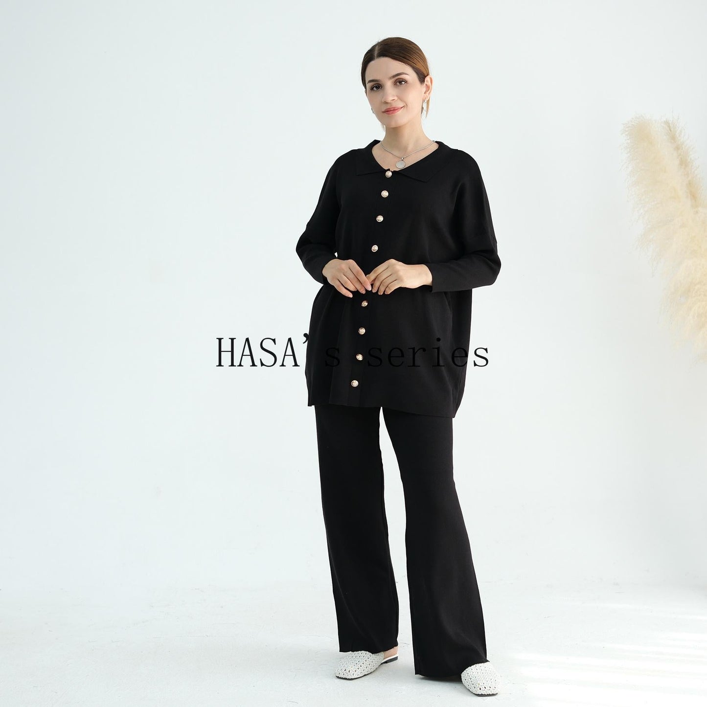 HS5100 Simple and stylish knitted two-piece set, featuring a thickened long-sleeved top and wide-leg pants.