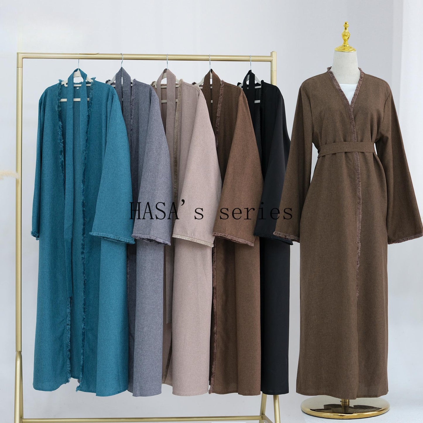 HS5147 Elegant Long Cardigan Robe with Flowing Tassels, A Loose-fitting, Coat-style Dress.