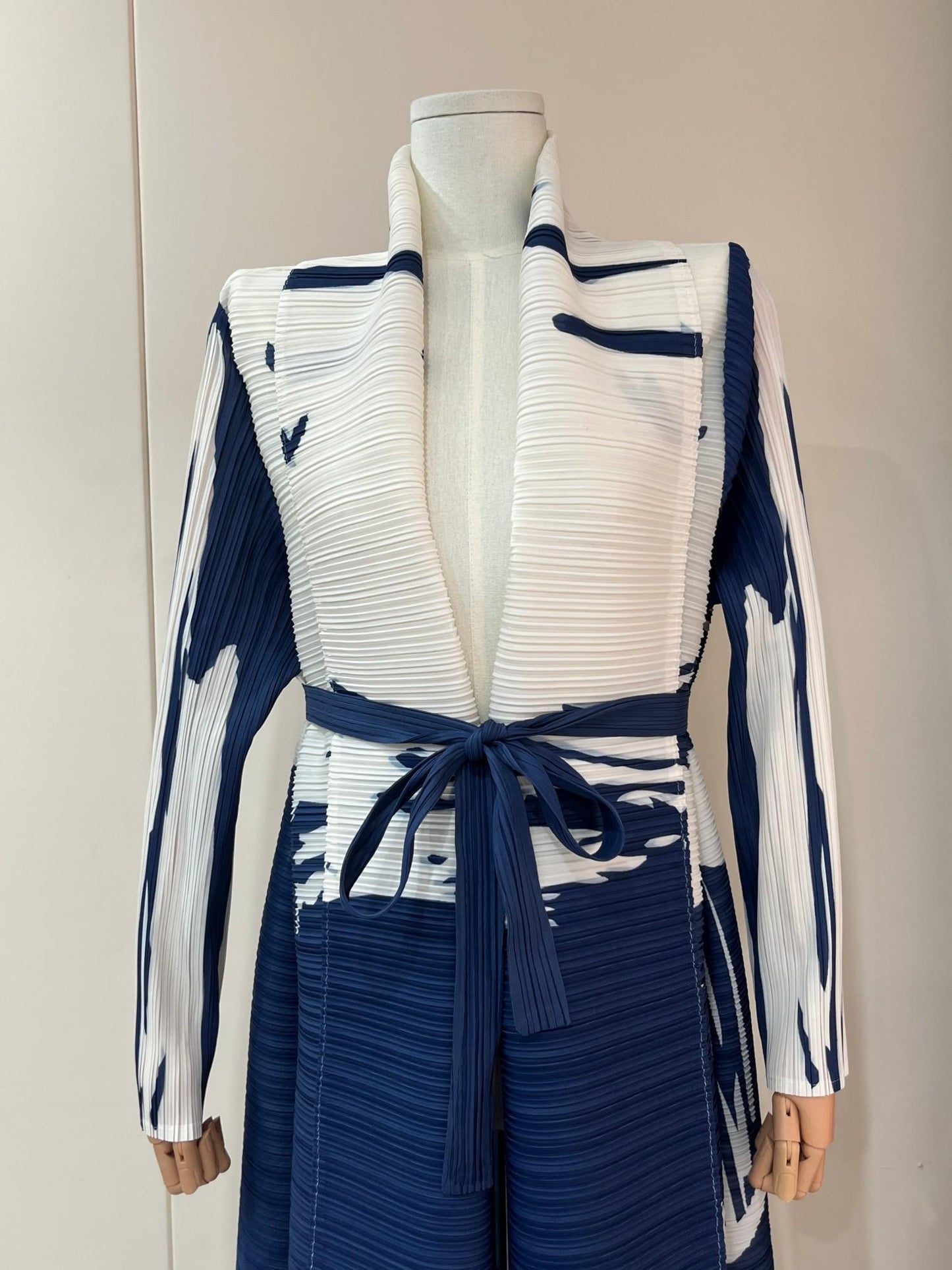 HS6725 Indigo Whispers Navy & White Abstract Printed Abaya