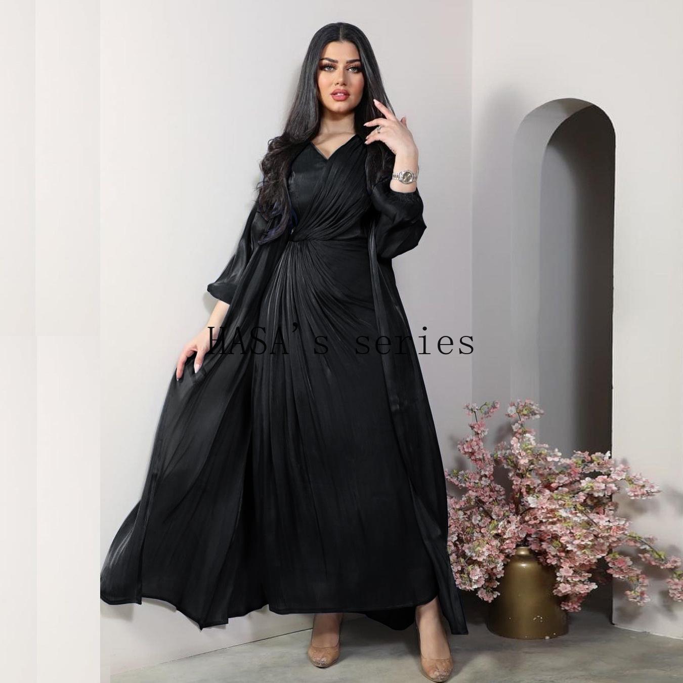 HS5094 Simple yet elegant and lustrous silk suit, featuring an elegantly pleated two-piece dress design.