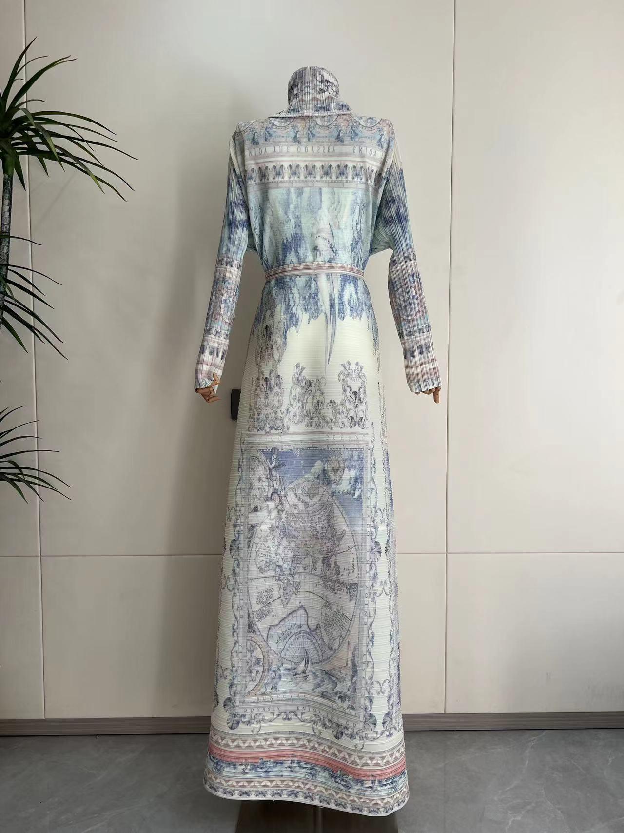 HS5840 Light-colored, All-over Print, Open-front Long Coat