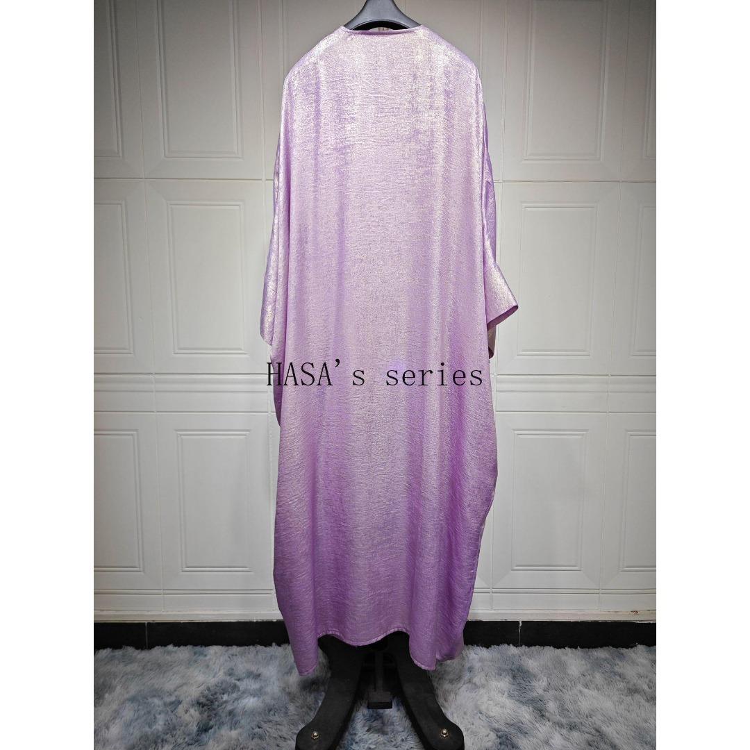 HS5091 A long robe with gilded highlights, featuring a simple yet elegant dress design.