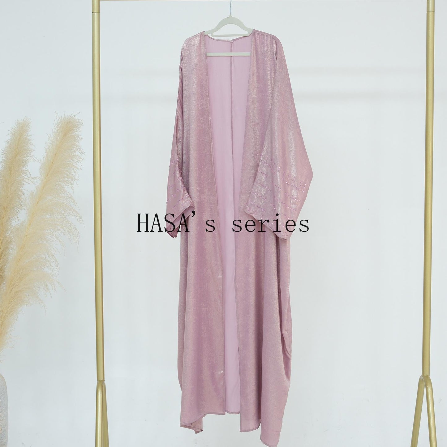 HS4844 A loose, long, robe-style dress made of velvet material, an elegant and sophisticated design with a refined texture.