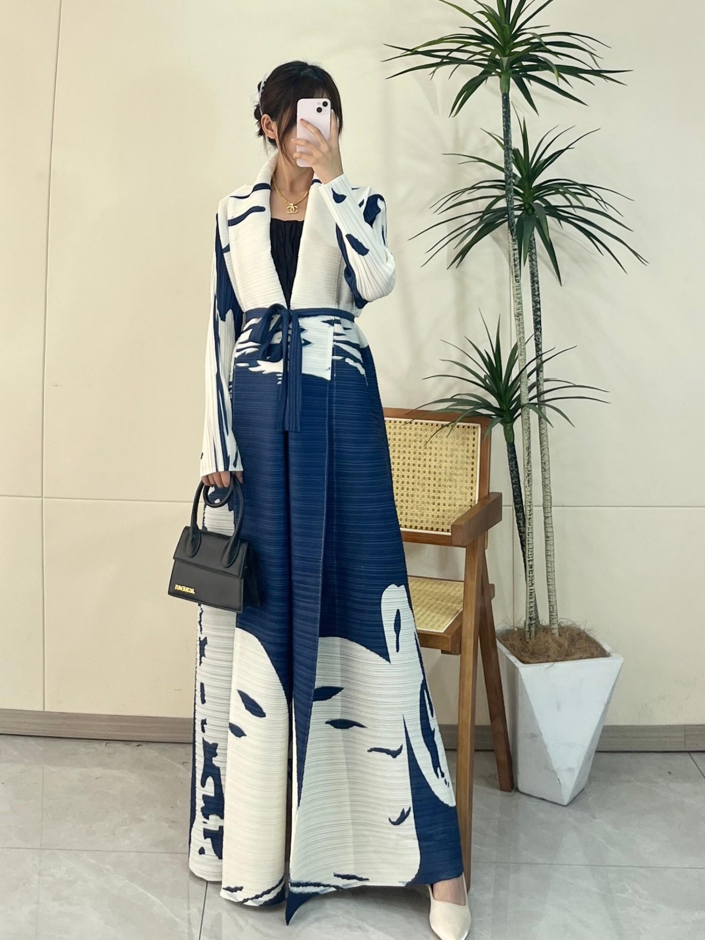 HS6725 Indigo Whispers Navy & White Abstract Printed Abaya