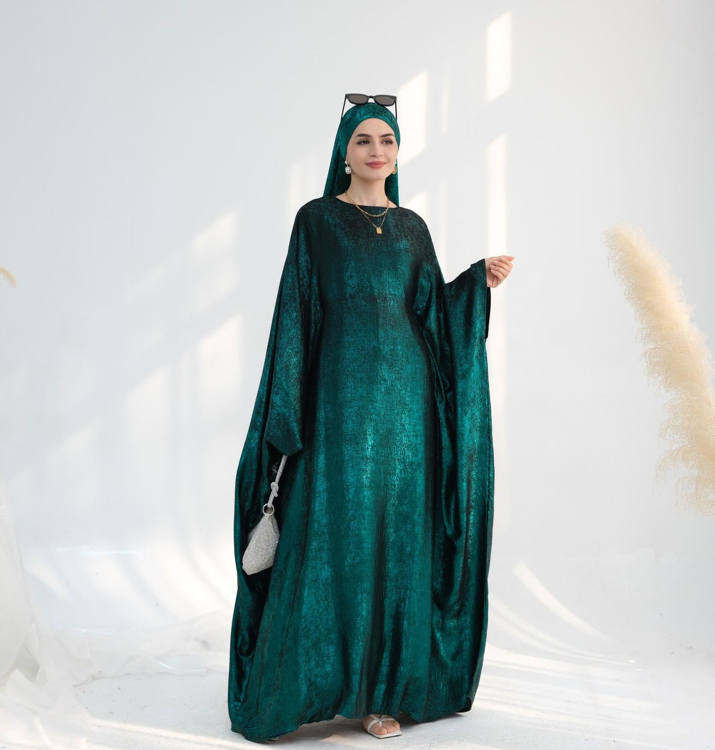 HA5878 A Glossy Dress That Combines Softness and Fluidity