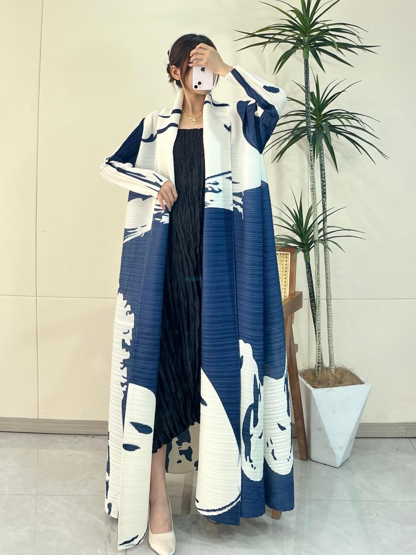 HS6725 Indigo Whispers Navy & White Abstract Printed Abaya