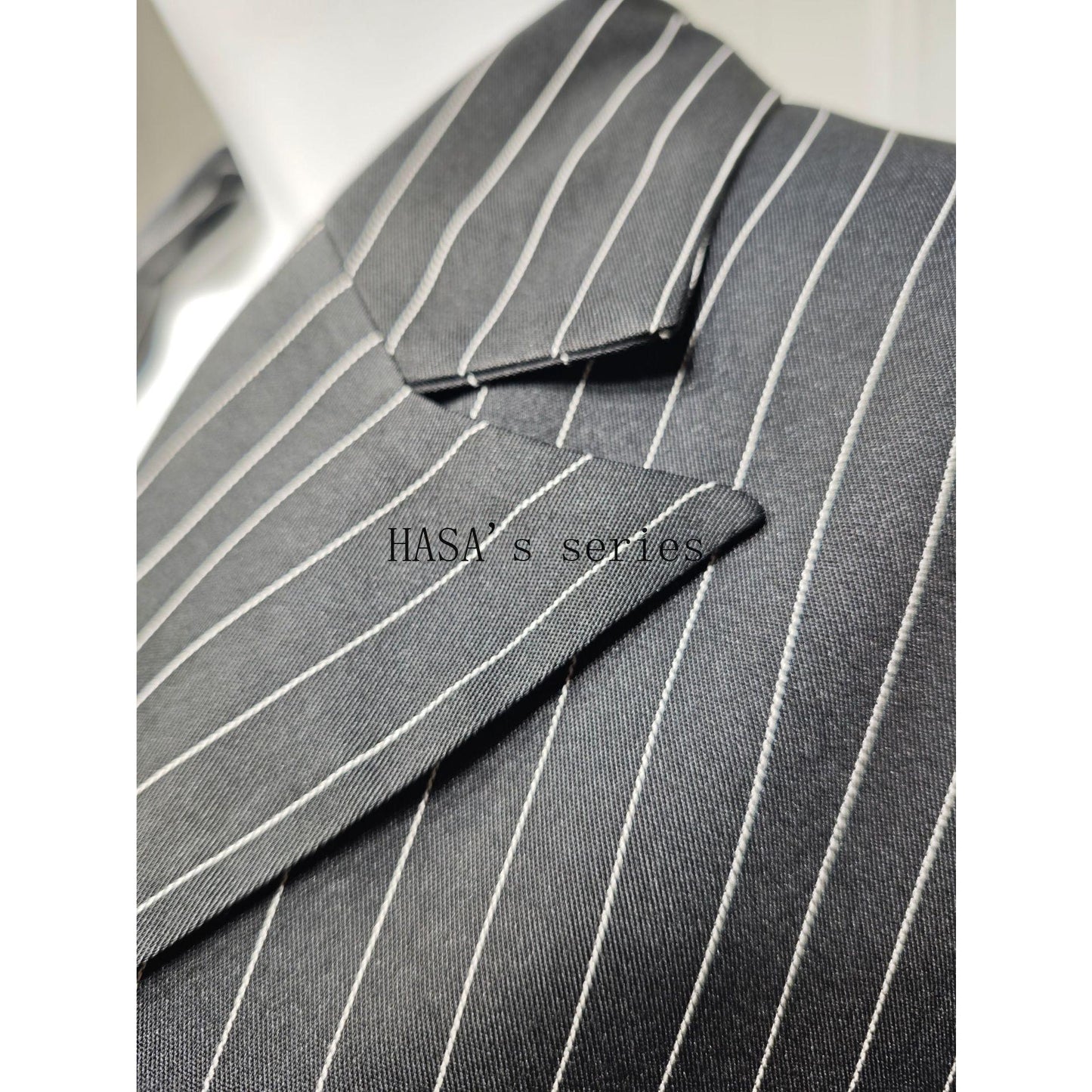 HS5101 Double-breasted, Pinstriped, Long Coat-style Robe with A Loose and Elegant Dress Design.