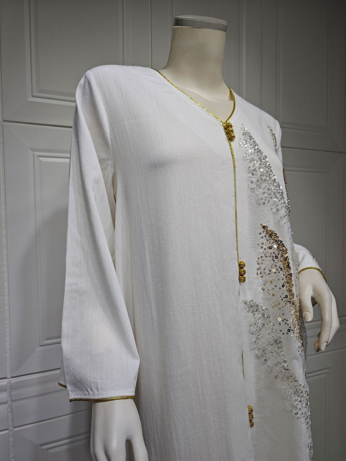 HA6659  Long-sleeved Sequined Embroidered Patchwork Dress with A Light Silhouette and Soft Color Scheme.