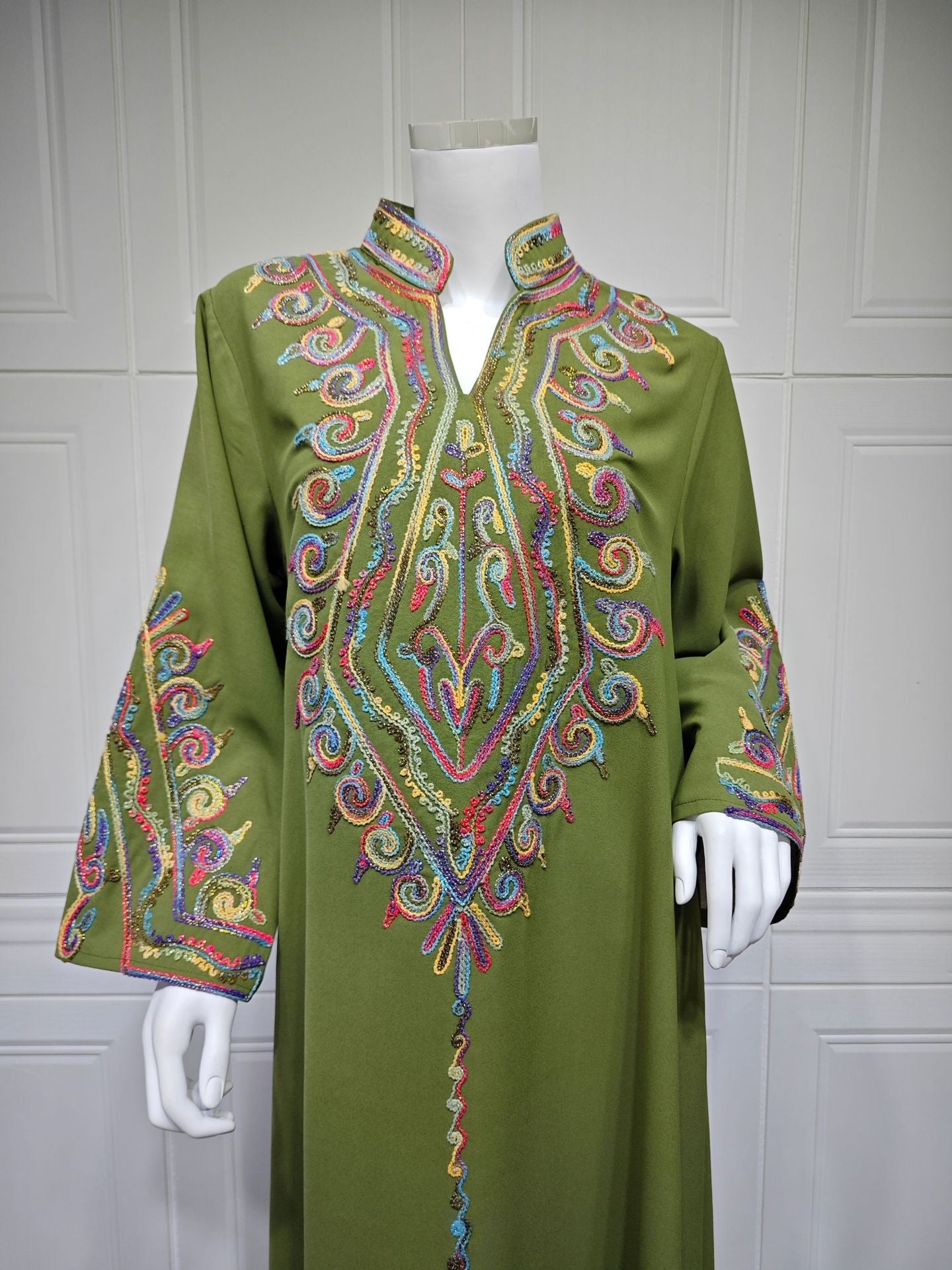 HA6669 Pullover Embroidered Robe Dress with Simple Long Sleeves