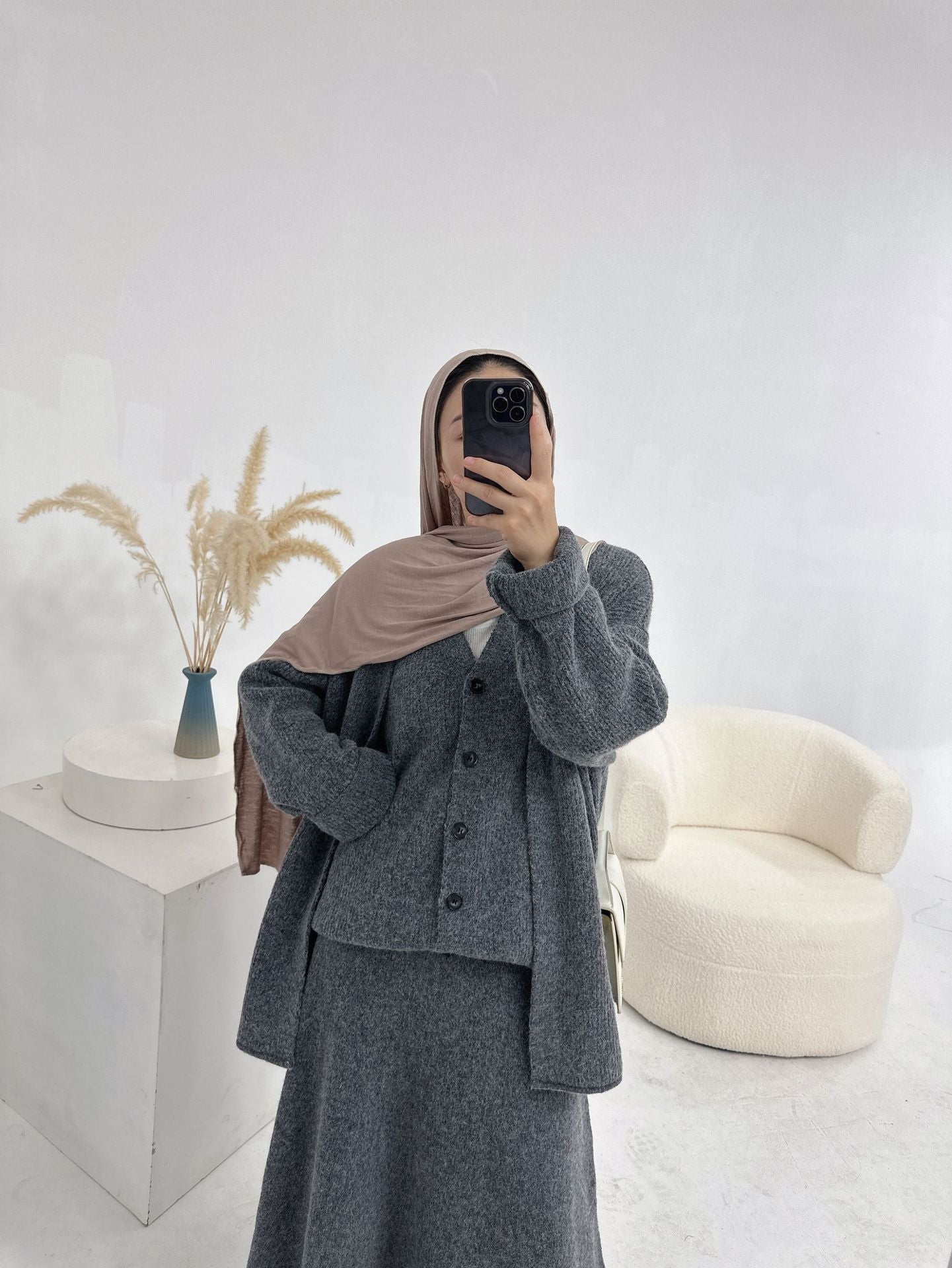 HA6596 Autumn and winter thickened knitted three-piece suit (excluding headscarf) vest + cardigan + skirt