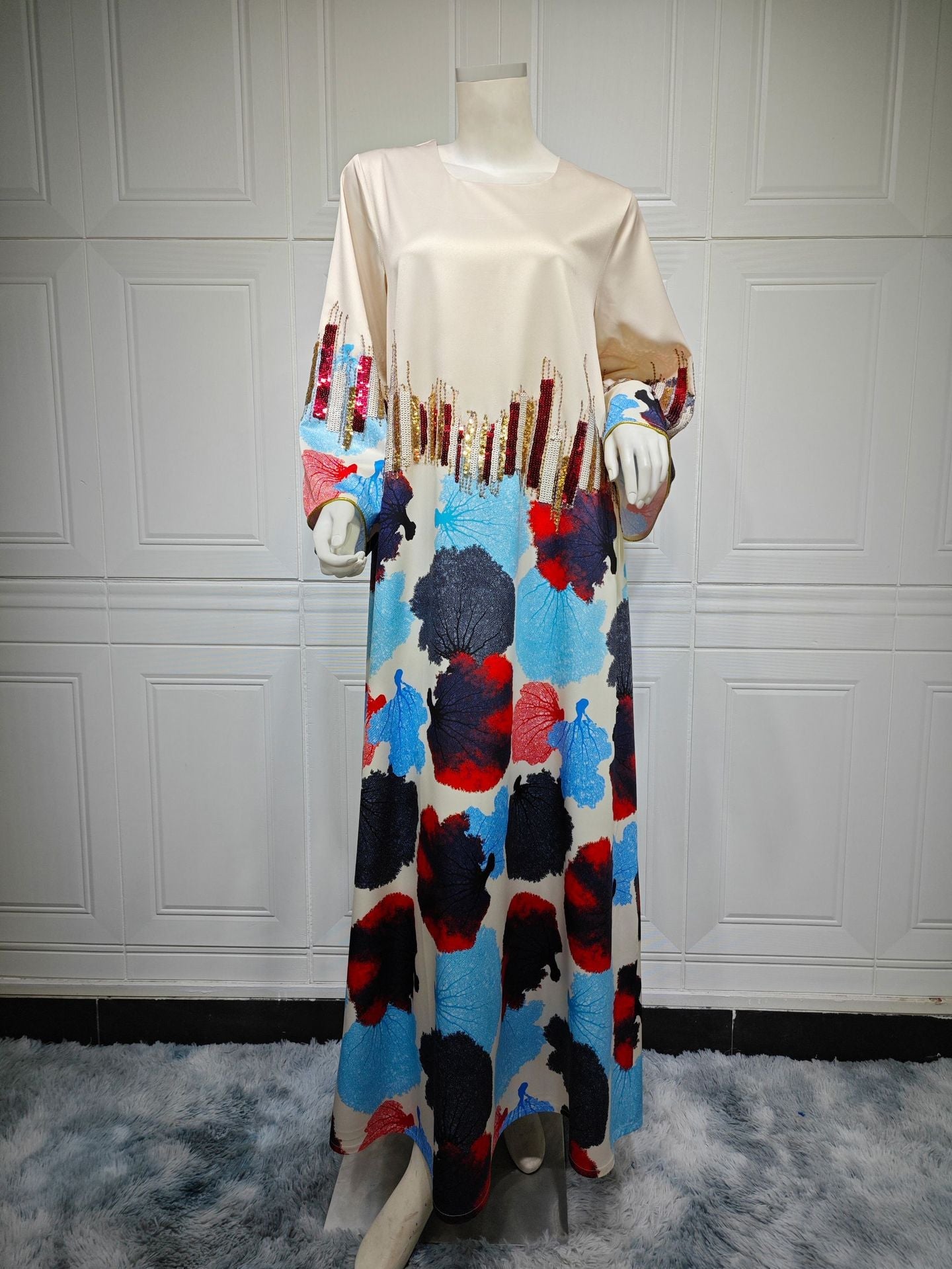 HA6665 Sequined, loose-fitting long dress with print and sequin design.