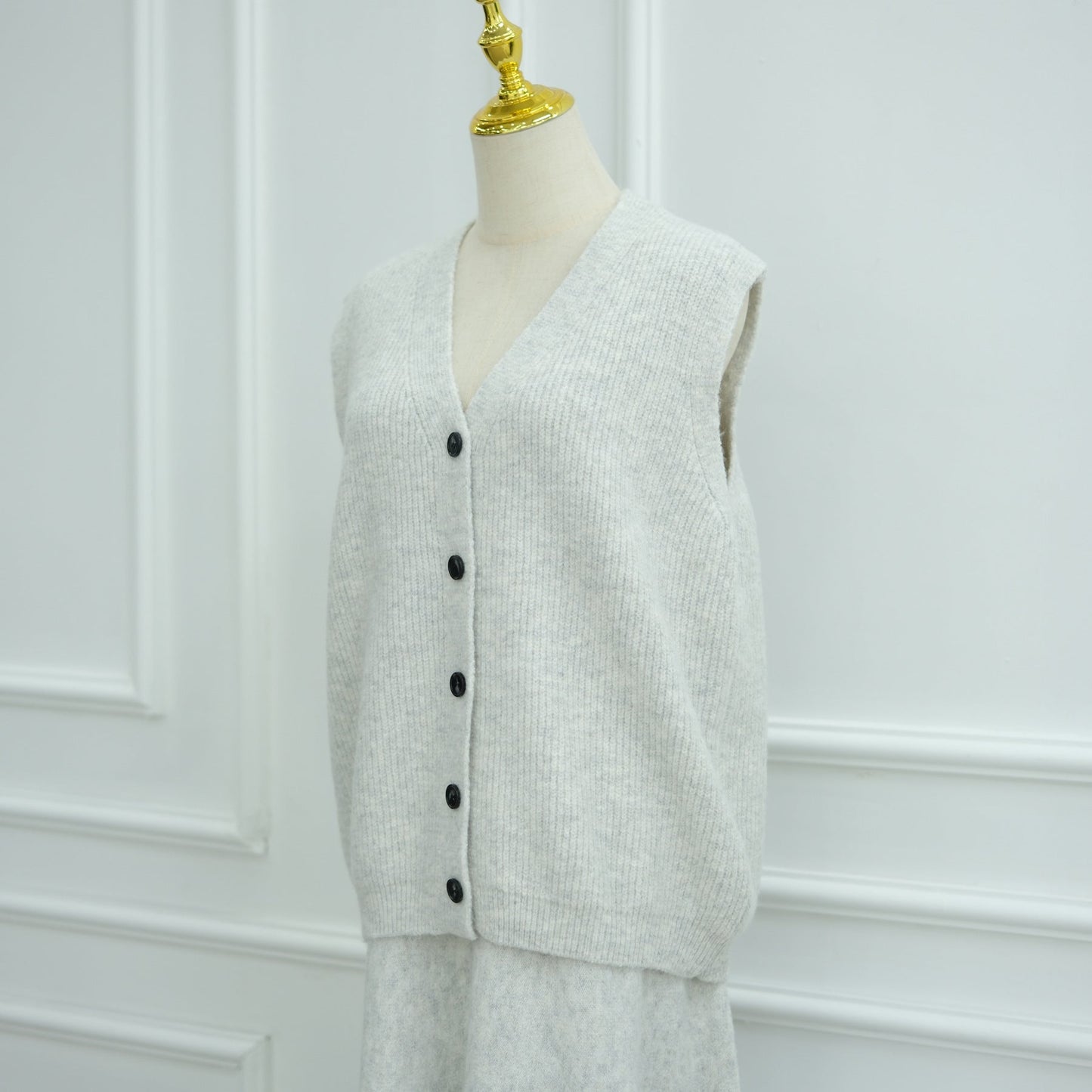 HA6596 Autumn and winter thickened knitted three-piece suit (excluding headscarf) vest + cardigan + skirt