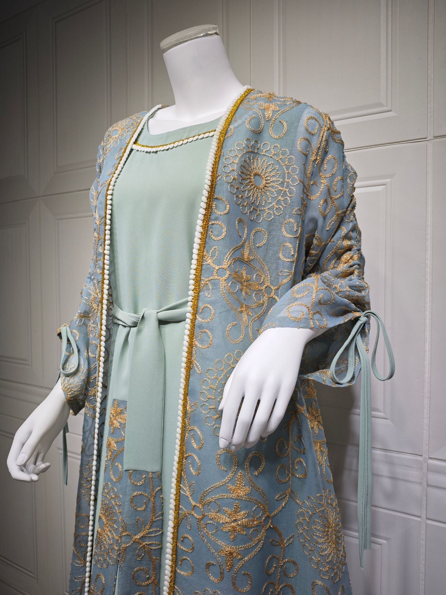 HA6653 Embroidered Robe Two-piece Set, Elegant and Lightweight Design.