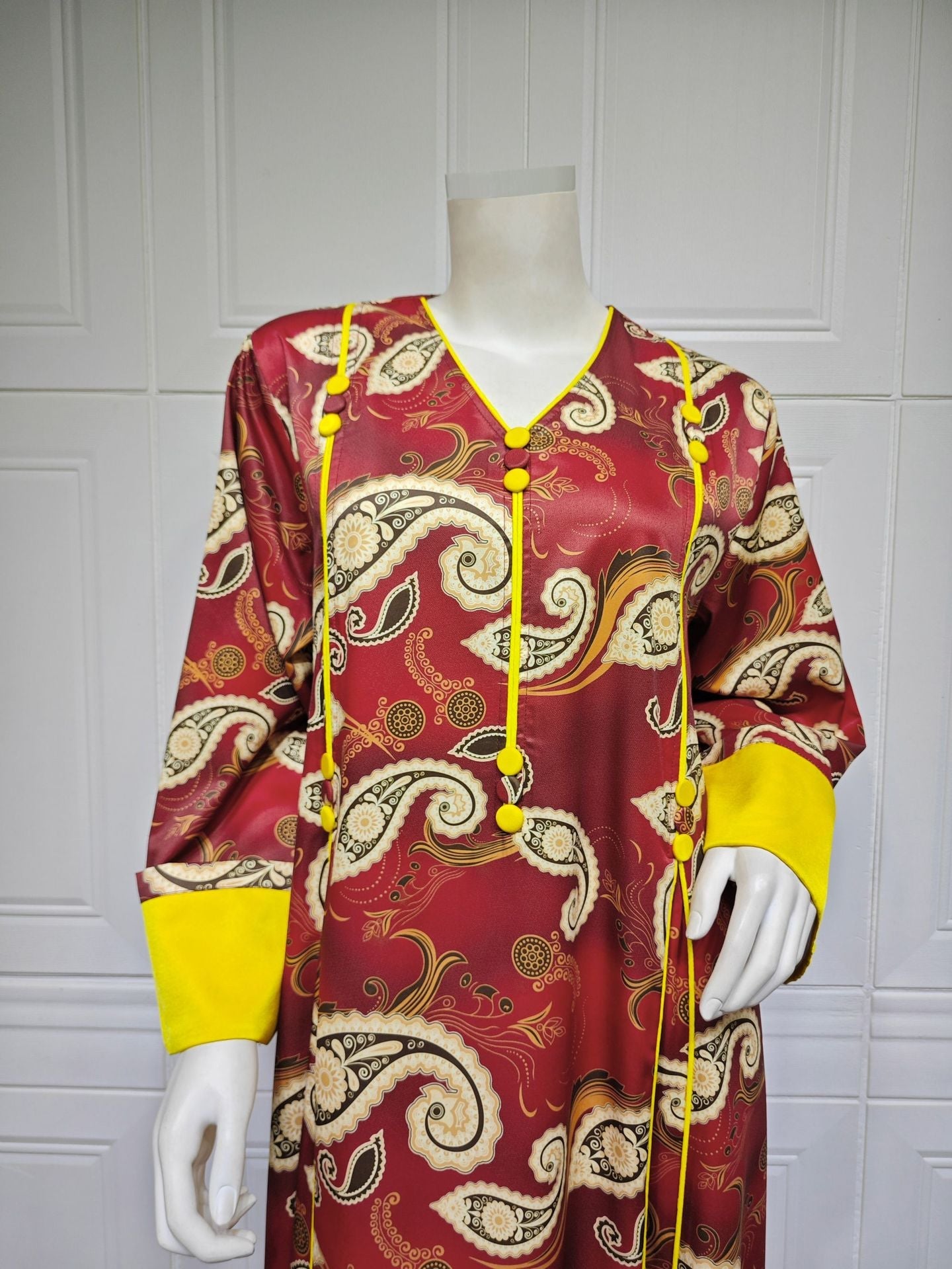 HA6647 Mesh-paneled embroidered robe; elegant three-dimensional embroidered dress
