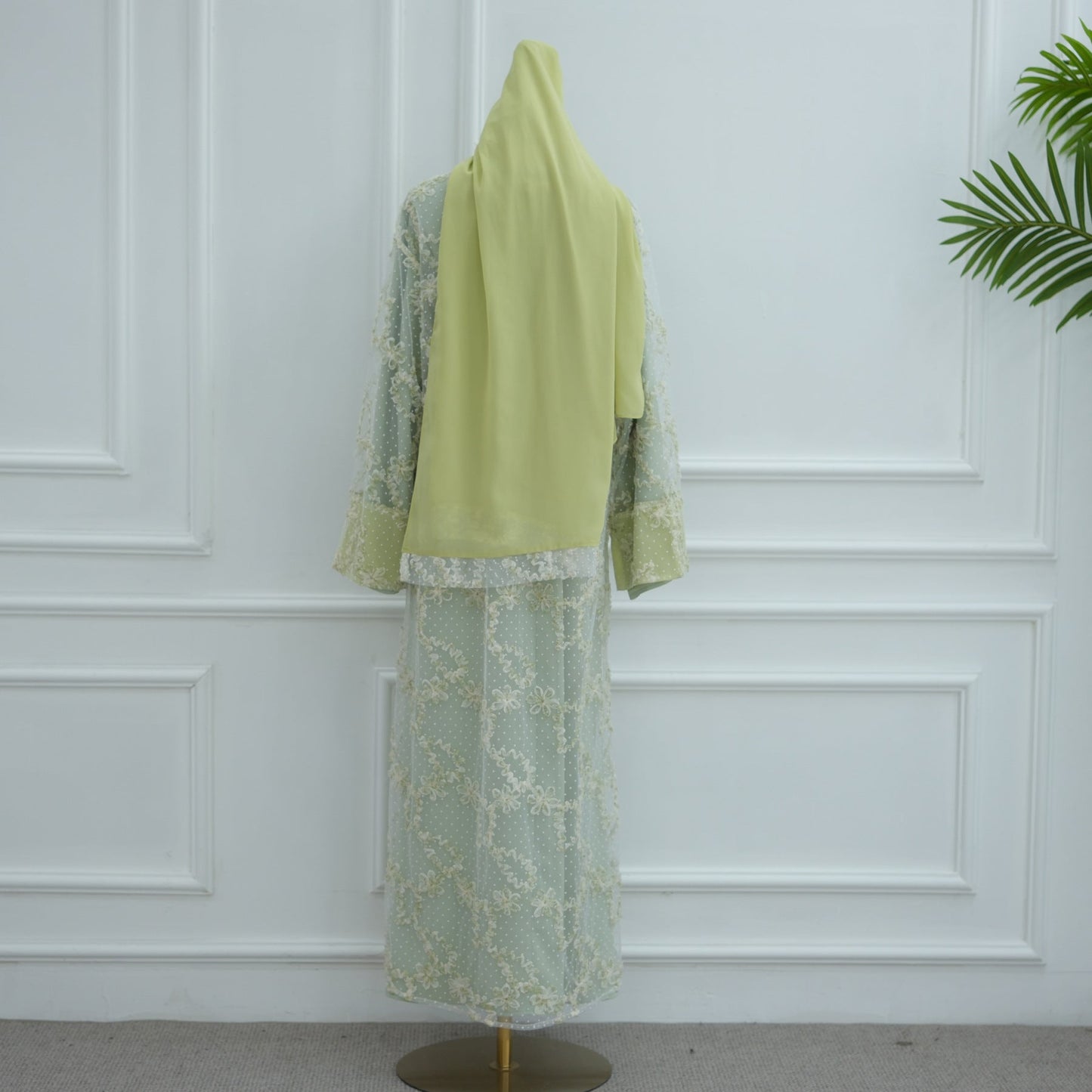 HA6622 3D flower mesh cardigan (optional headscarf and inner layer)