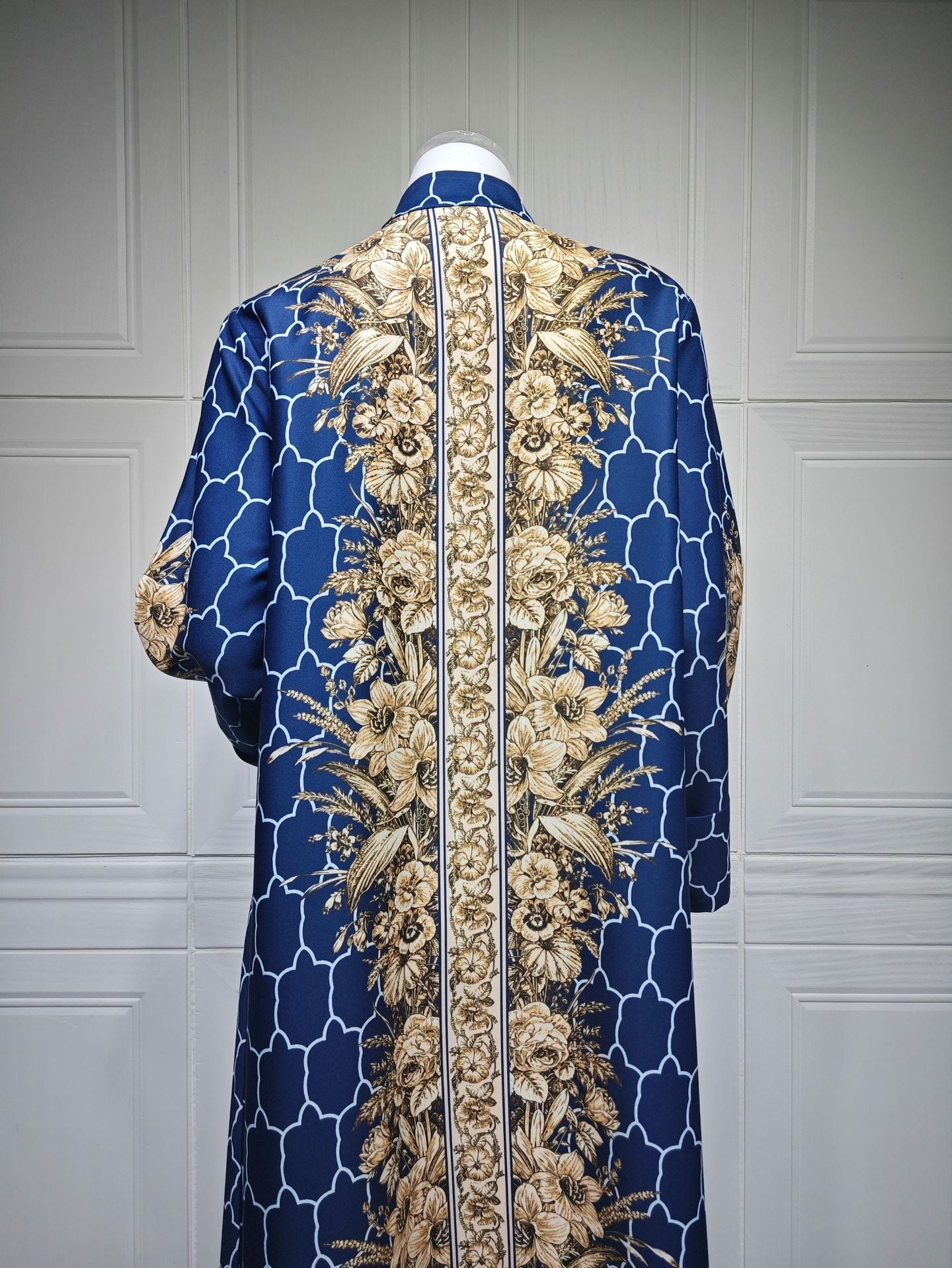 HA6654 Rhinestone-embroidered Long Robe Dress with Elegant Three-dimensional Pattern Design