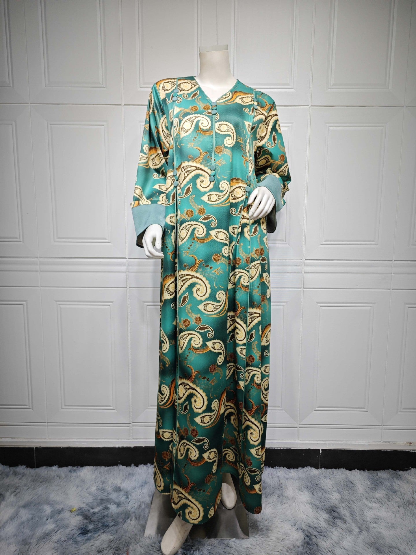 HA6647 Mesh-paneled embroidered robe; elegant three-dimensional embroidered dress