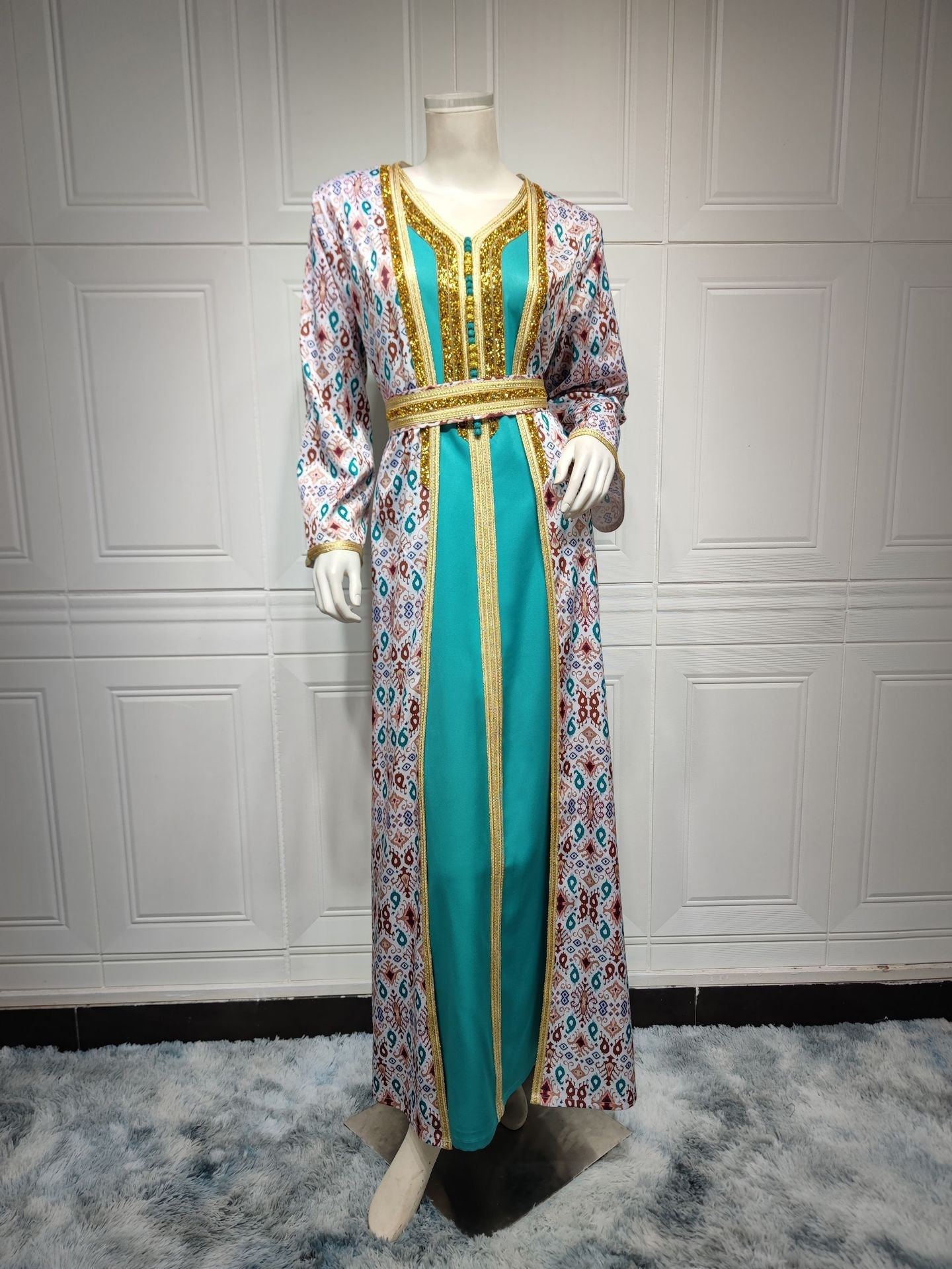 HA6644 Two-piece rhinestone-embroidered robe with understated luxury embroidery design