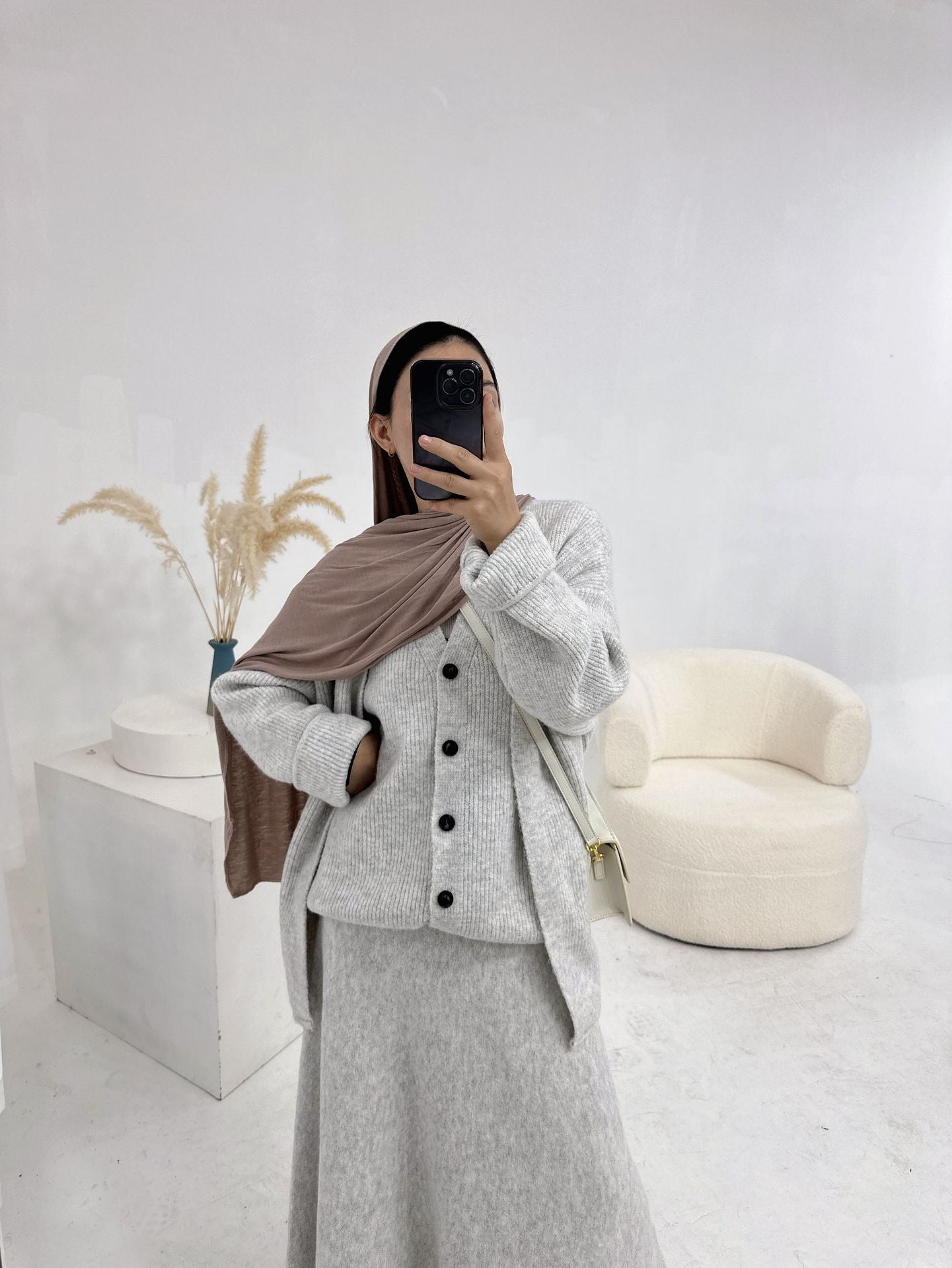 HA6596 Autumn and winter thickened knitted three-piece suit (excluding headscarf) vest + cardigan + skirt