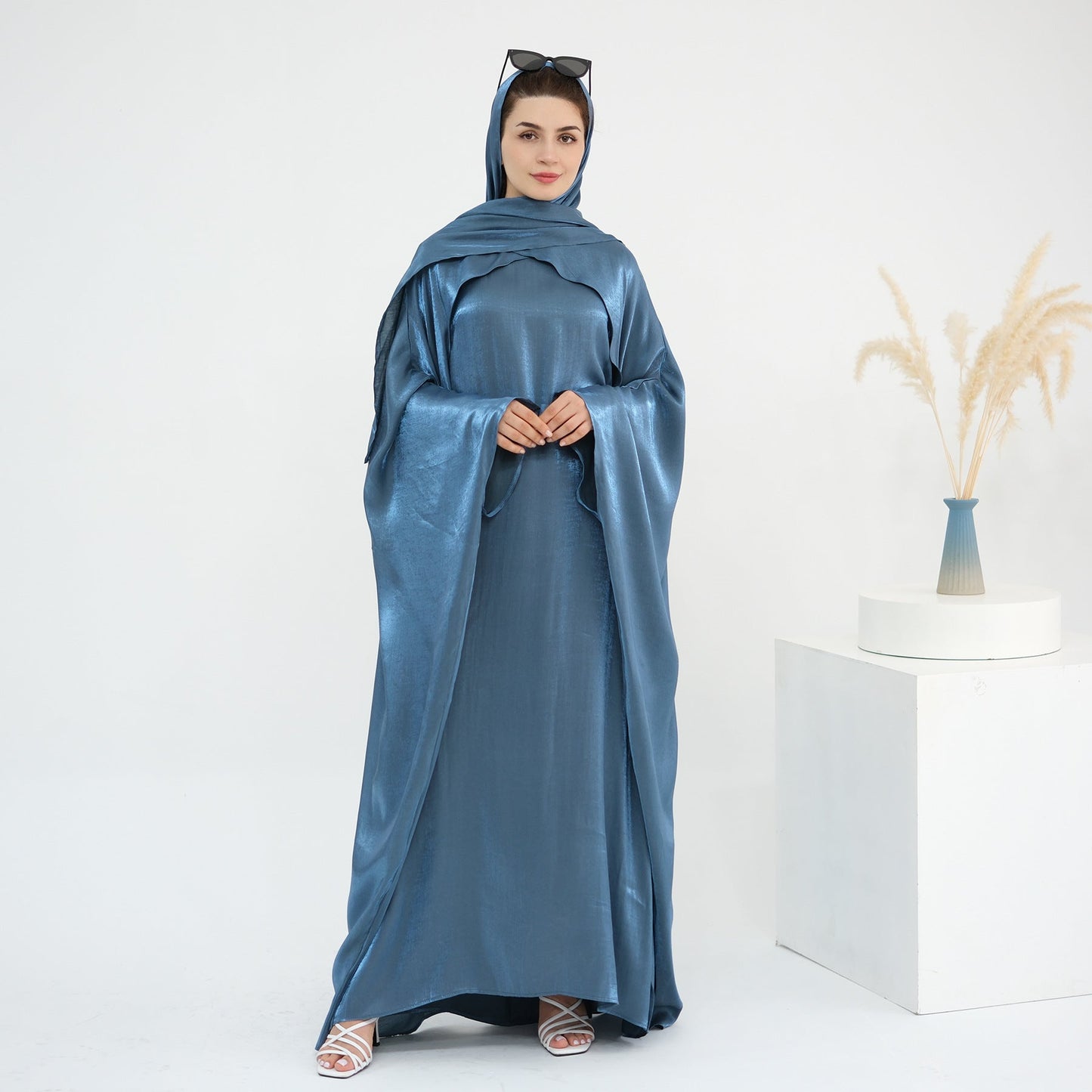 HA6584 Solid Color Beaded Loose Elegant Robe Dress