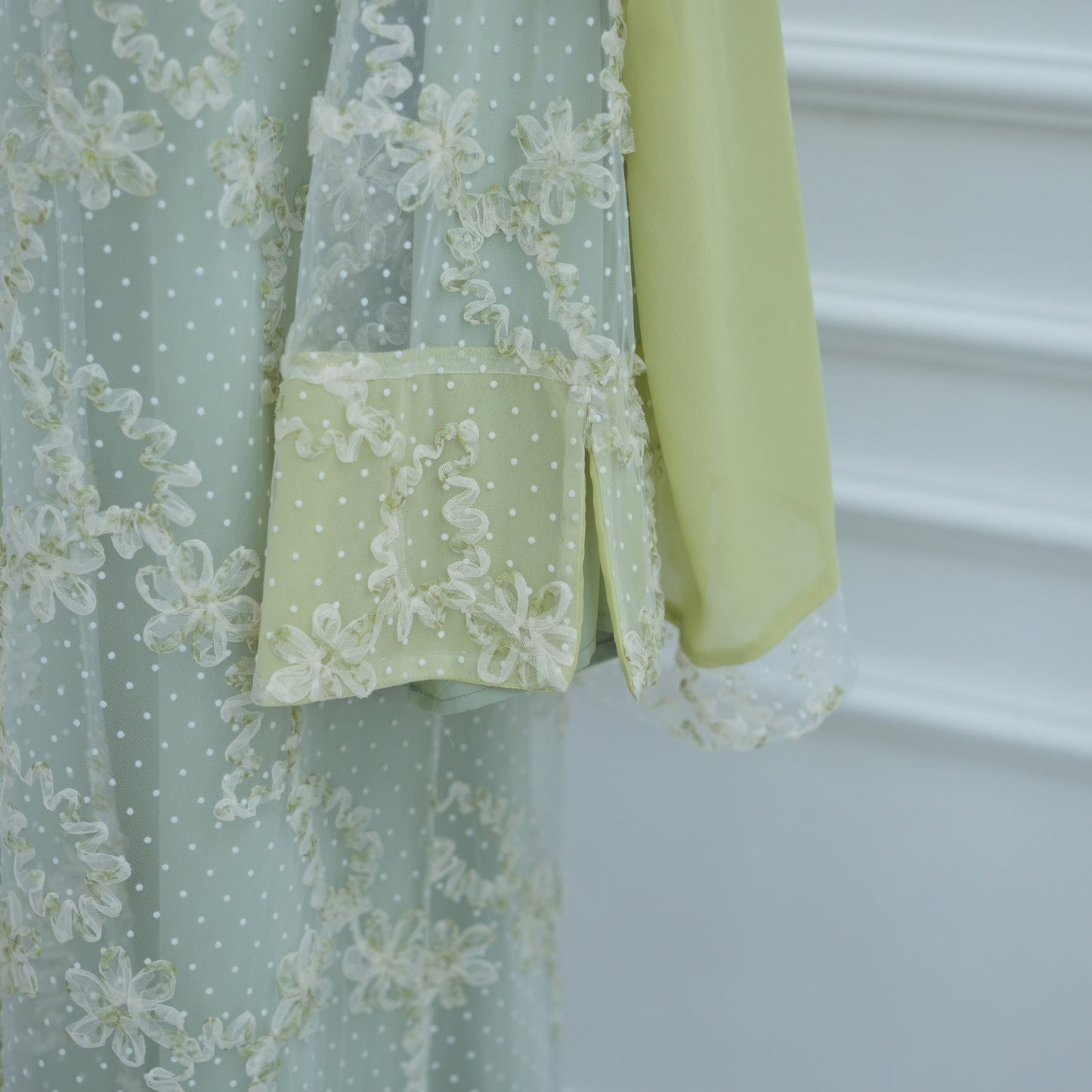HA6622 3D flower mesh cardigan (optional headscarf and inner layer)