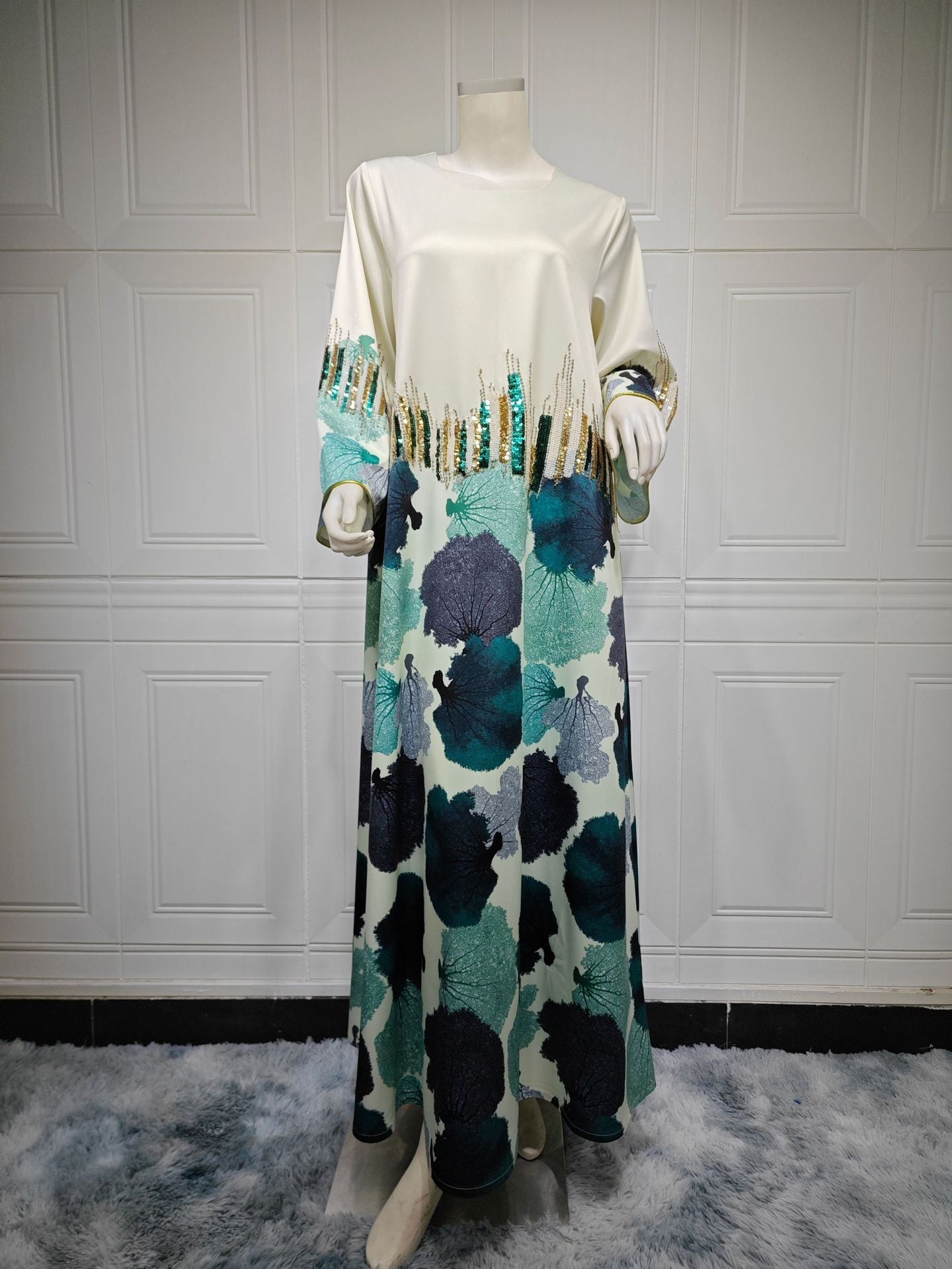HA6665 Sequined, loose-fitting long dress with print and sequin design.