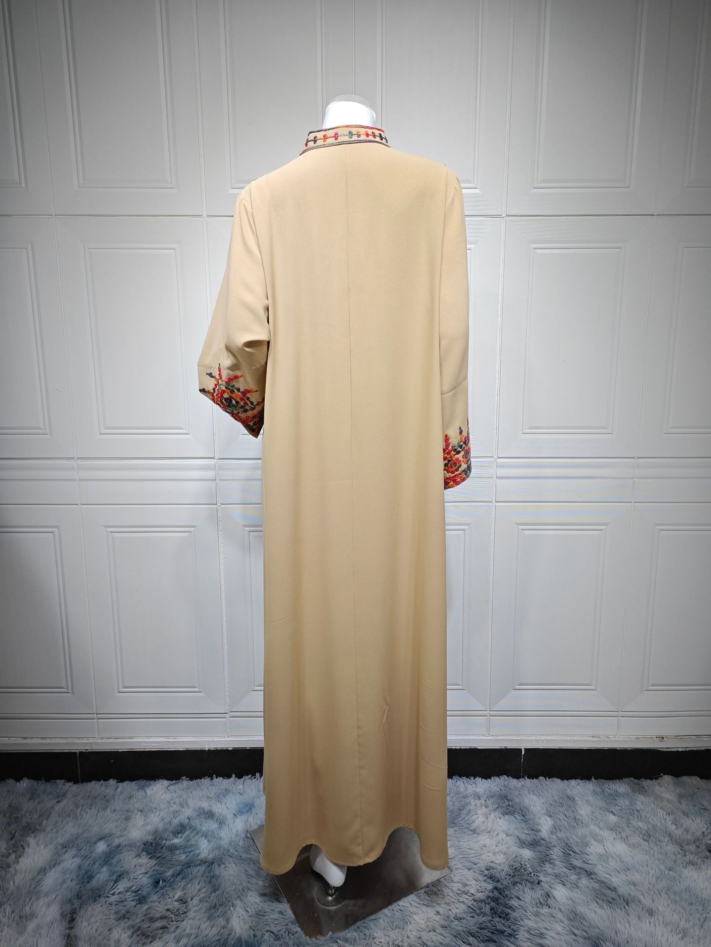 HA6655 Embroidered loose-fitting long dress | Soft drape and delicate cuff design