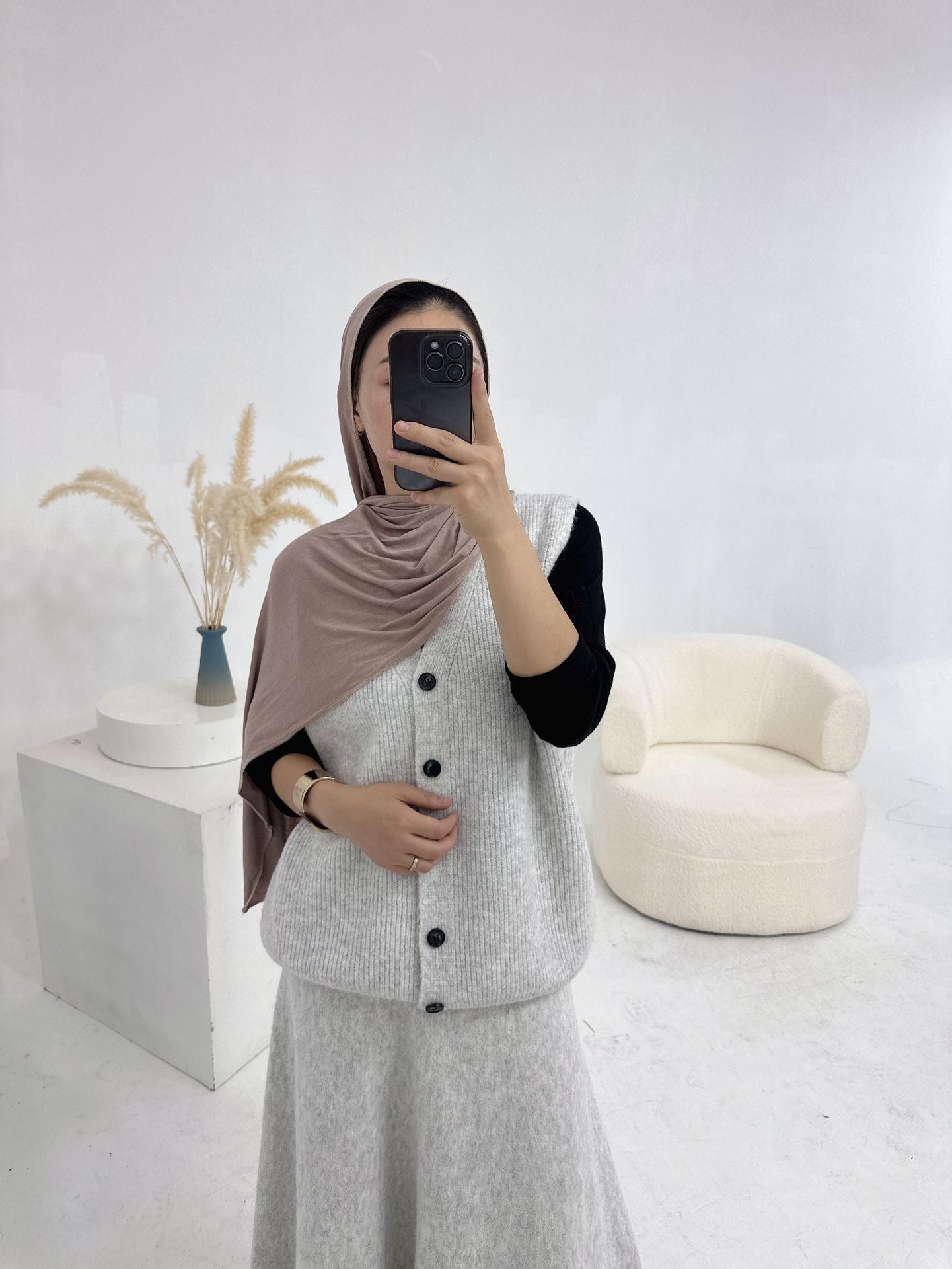 HA6596 Autumn and winter thickened knitted three-piece suit (excluding headscarf) vest + cardigan + skirt