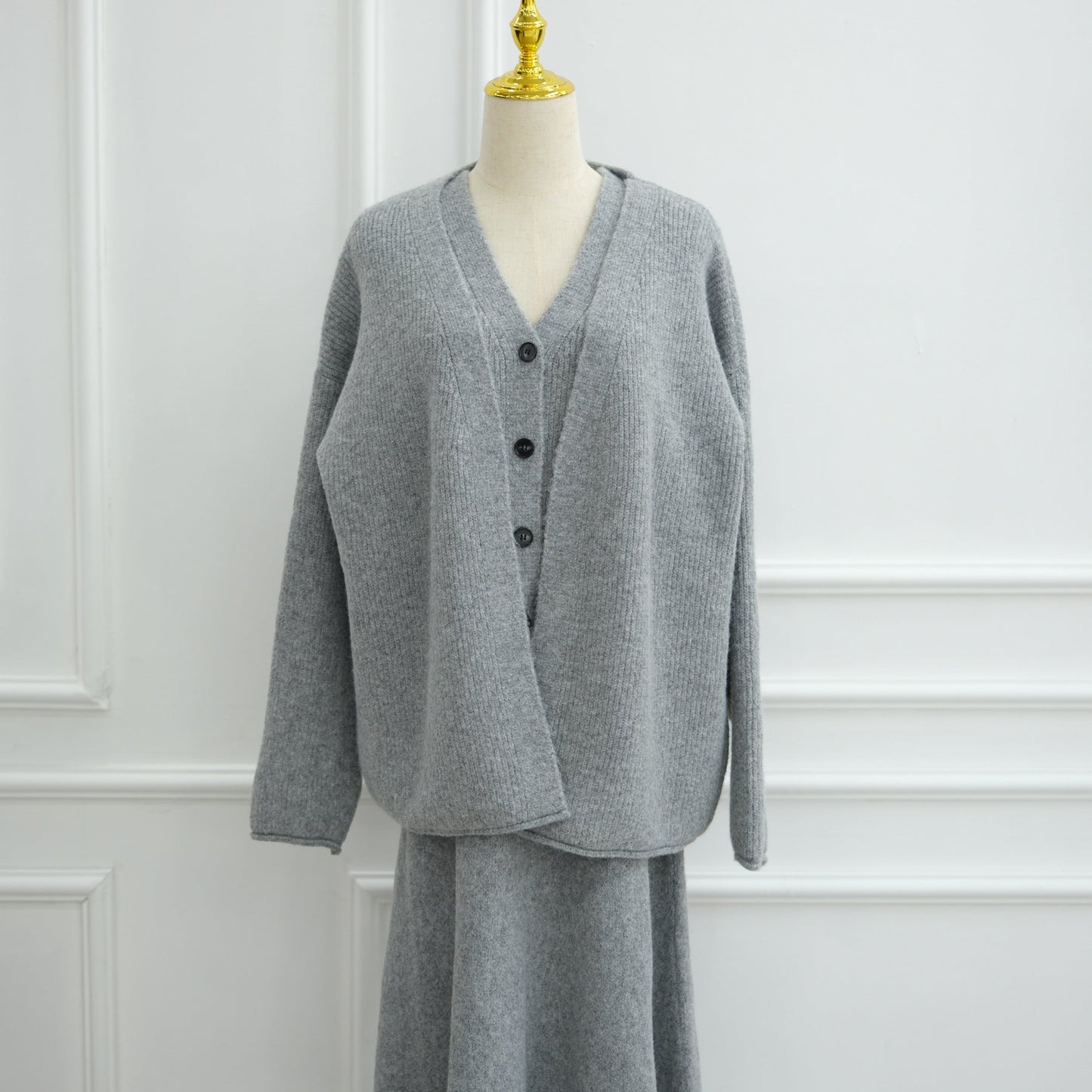 HA6596 Autumn and winter thickened knitted three-piece suit (excluding headscarf) vest + cardigan + skirt