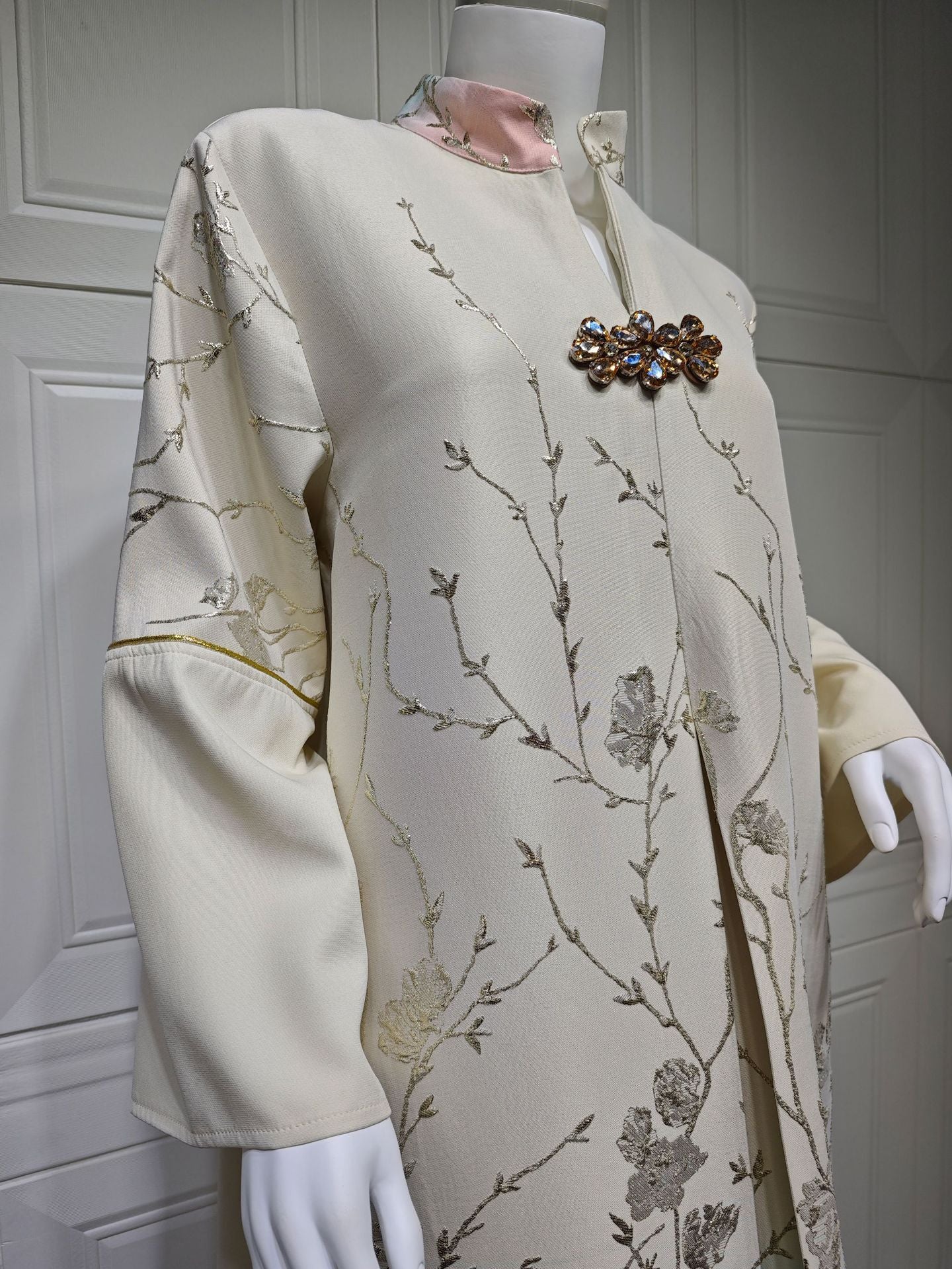 HA6645 Jacquard Embroidered Gradient Robe with Elegant Layered Design