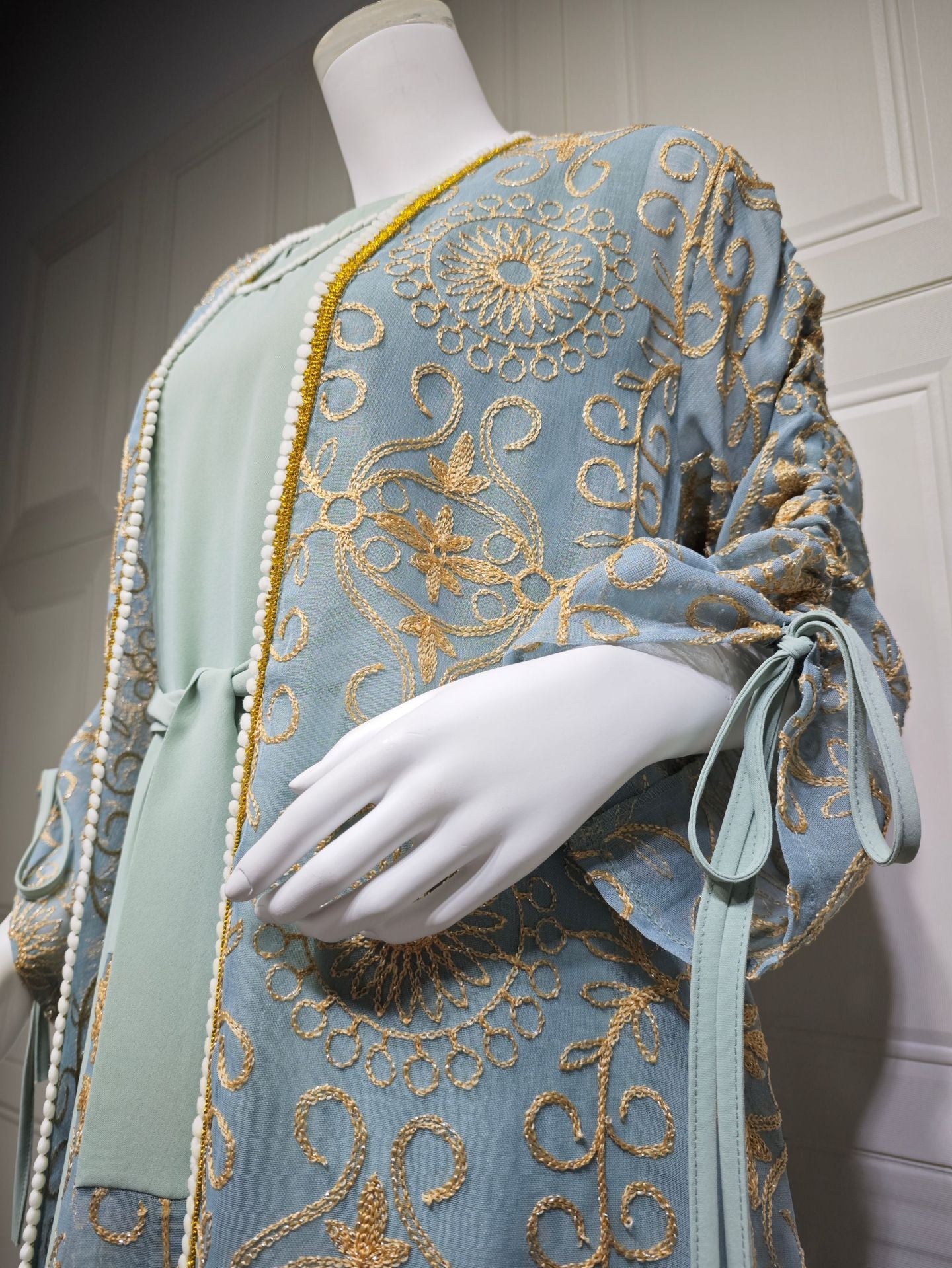 HA6653 Embroidered Robe Two-piece Set, Elegant and Lightweight Design.