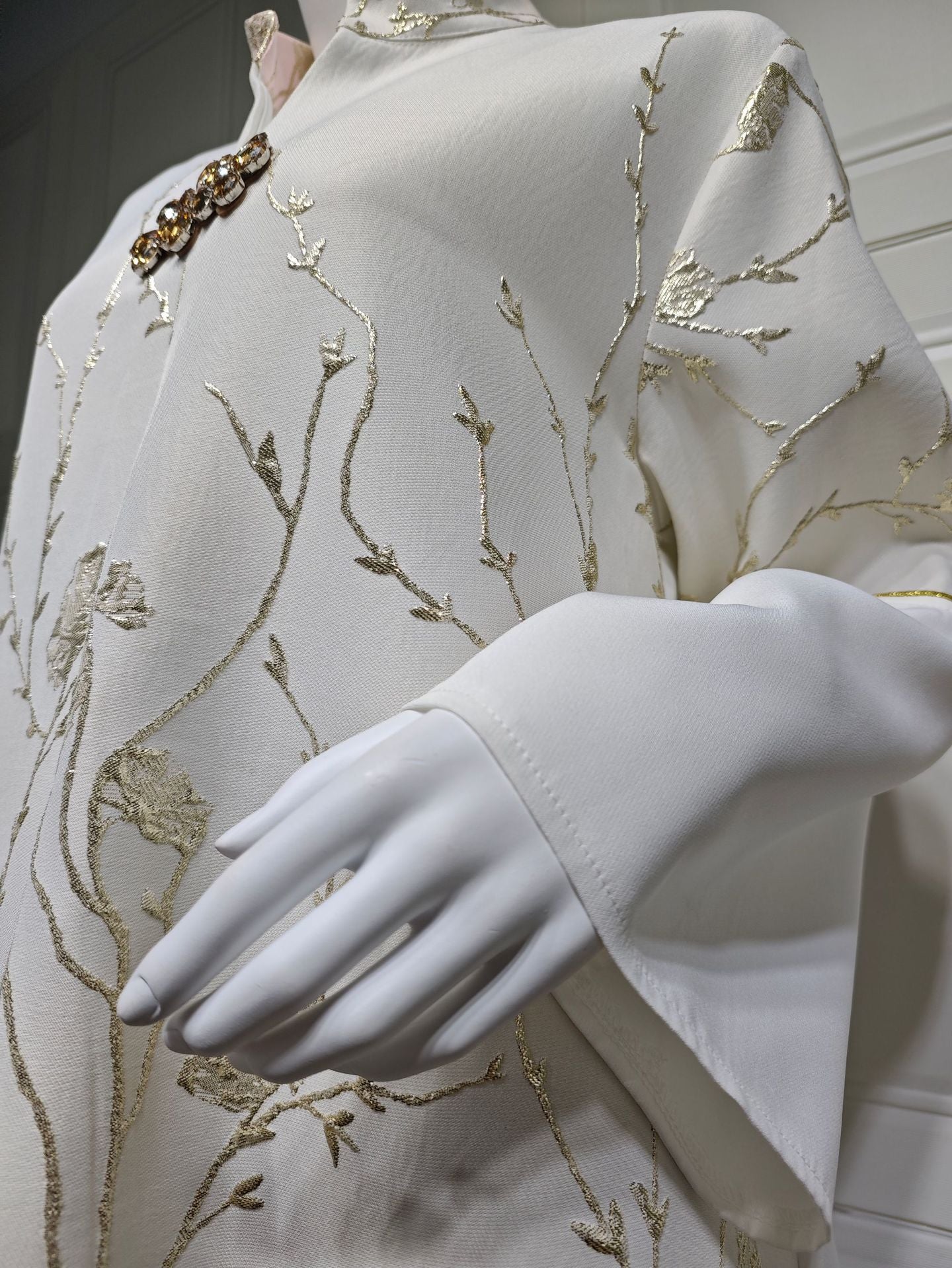 HA6645 Jacquard Embroidered Gradient Robe with Elegant Layered Design