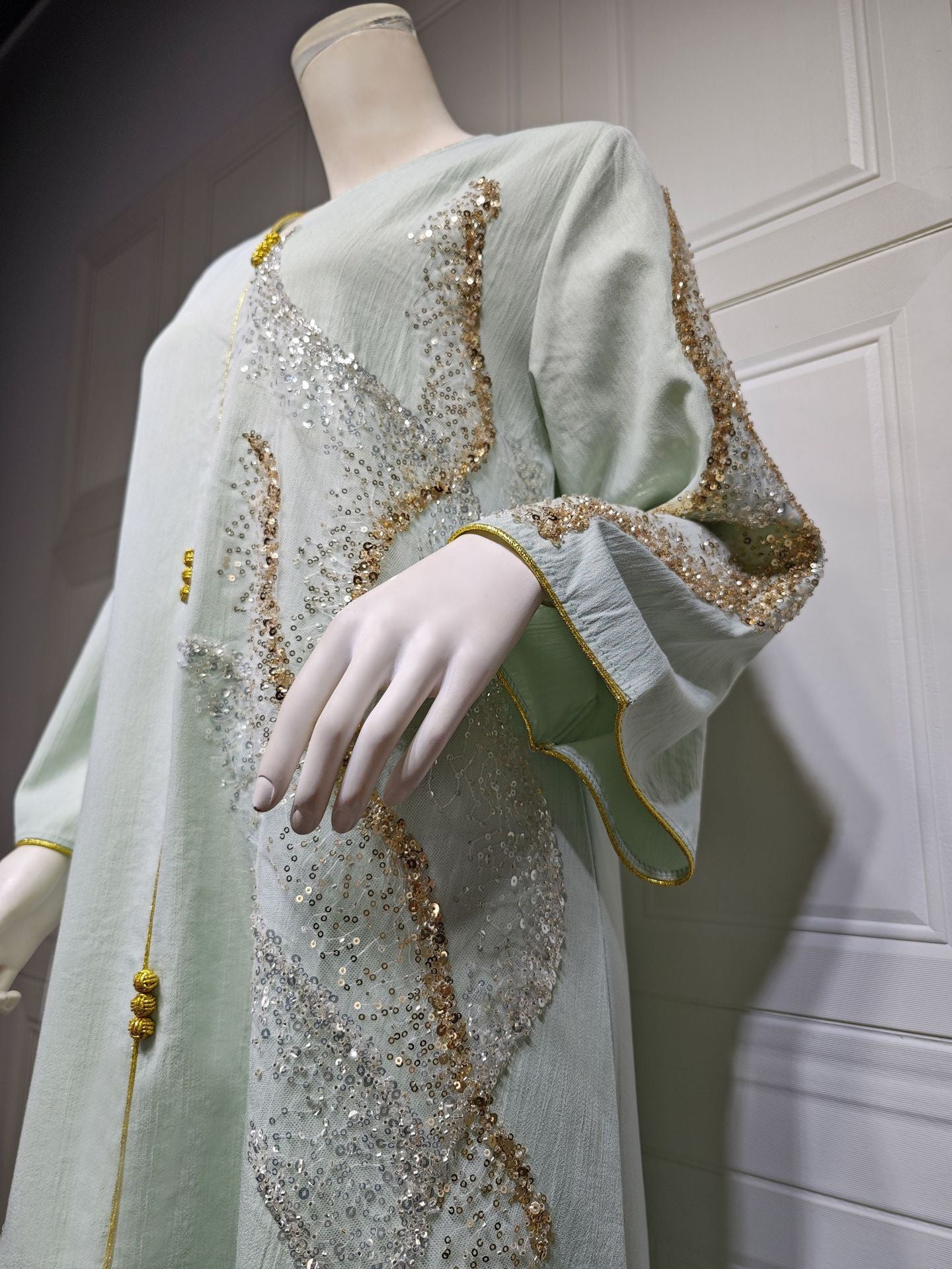 HA6659  Long-sleeved Sequined Embroidered Patchwork Dress with A Light Silhouette and Soft Color Scheme.