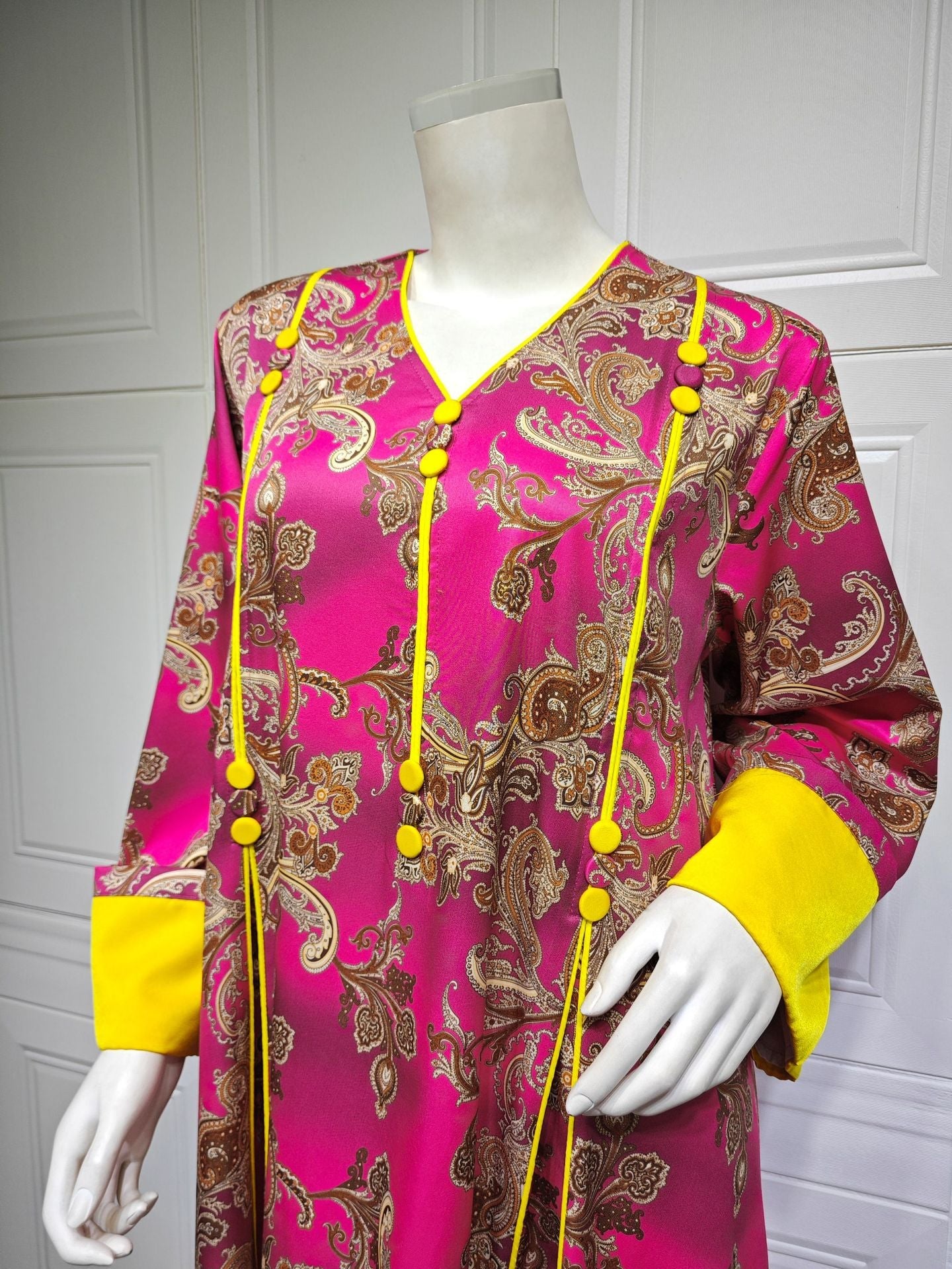 HA6647 Mesh-paneled embroidered robe; elegant three-dimensional embroidered dress
