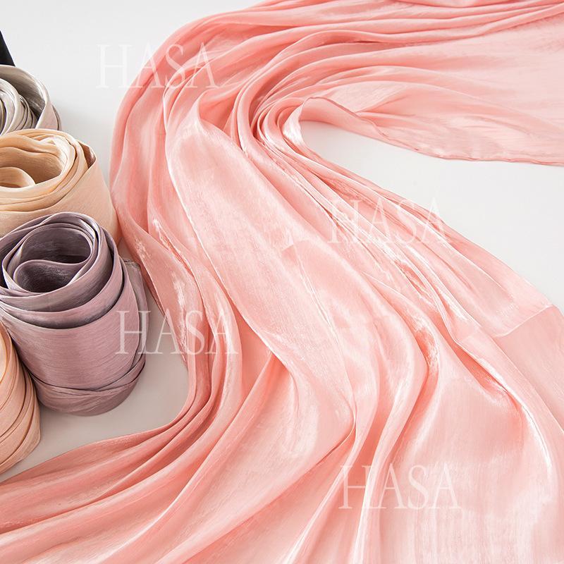 HA6479 A Simple Silk Scarf with A Mellow Color and A Light and Drapey Design