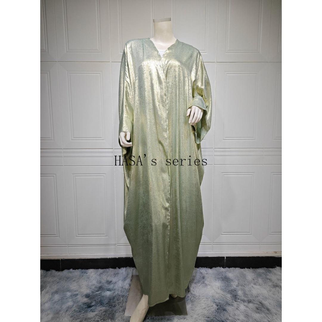 HS5091 A long robe with gilded highlights, featuring a simple yet elegant dress design.
