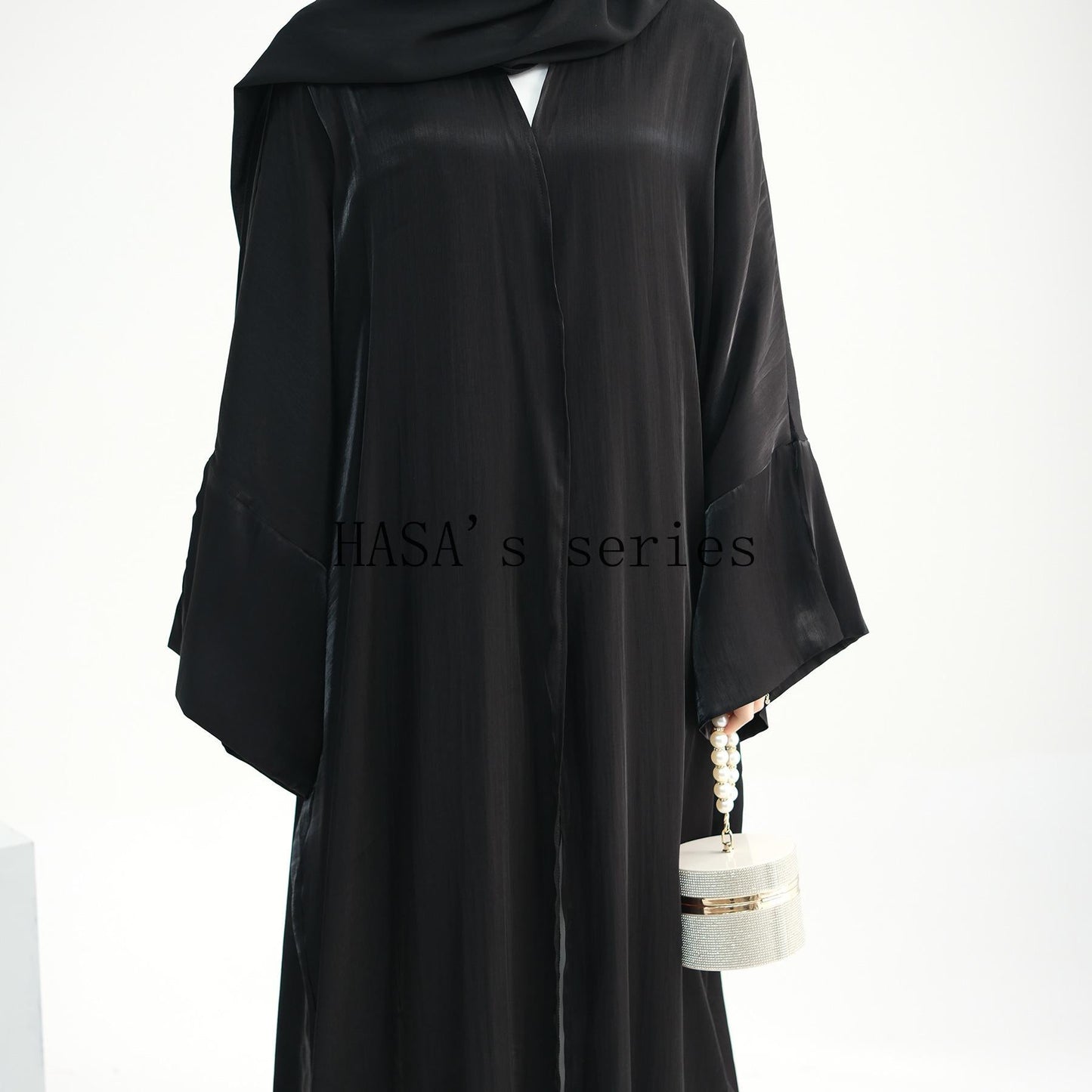 HS4831 A simple yet elegant cardigan-style robe, balancing both quality and comfort.