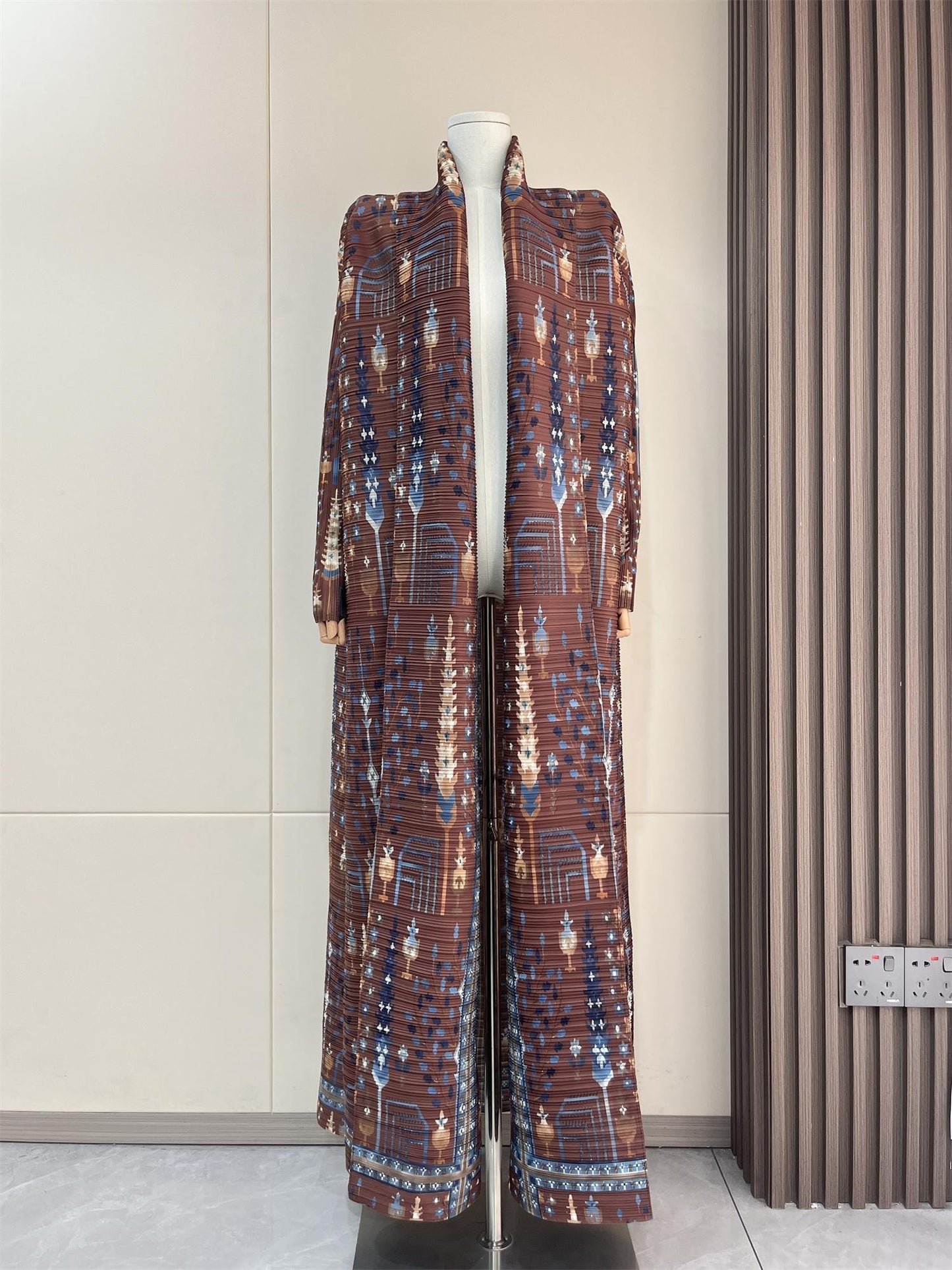 HS5848 Retro Brown Textured Open-front Long Coat