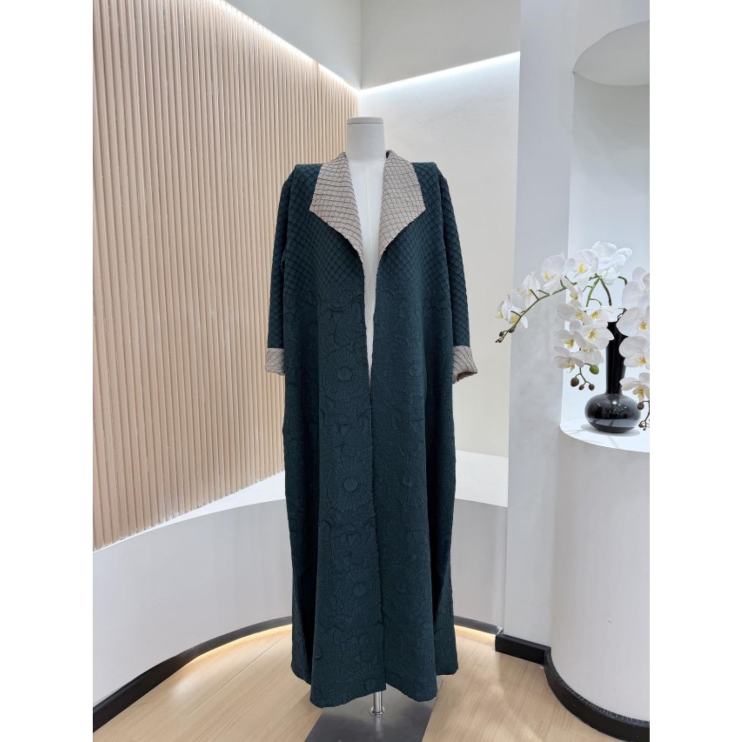 HS6702 Midnight Elegance Navy Abaya with Contrast Collar
