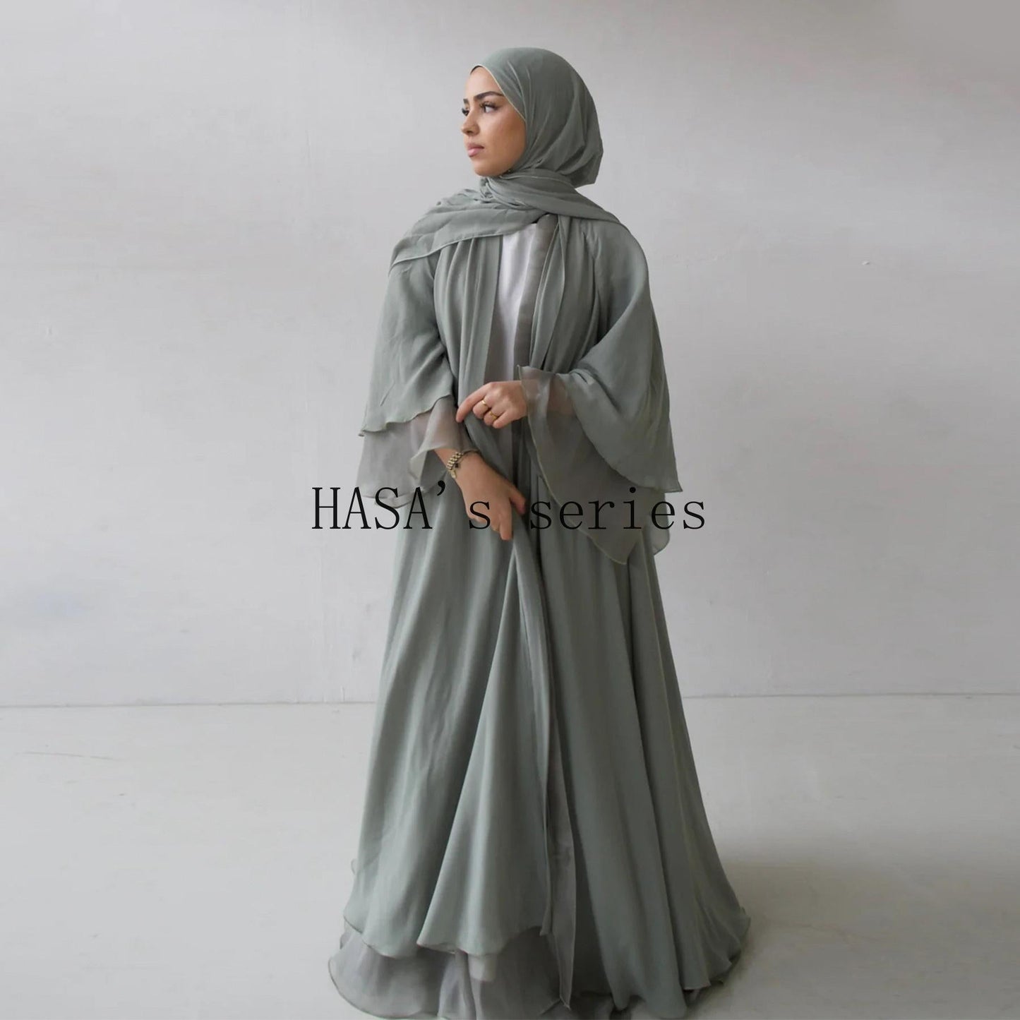 HS4850 A Double-sided Robe That Combines Elegant Appearance with Practicality.