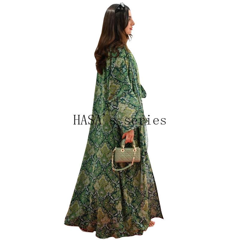 HS5088 A Stylish Two-piece Set Featuring A Snake Print Pattern, with A Loose, Shawl-style Outer Layer and A Matching Headscarf Design.