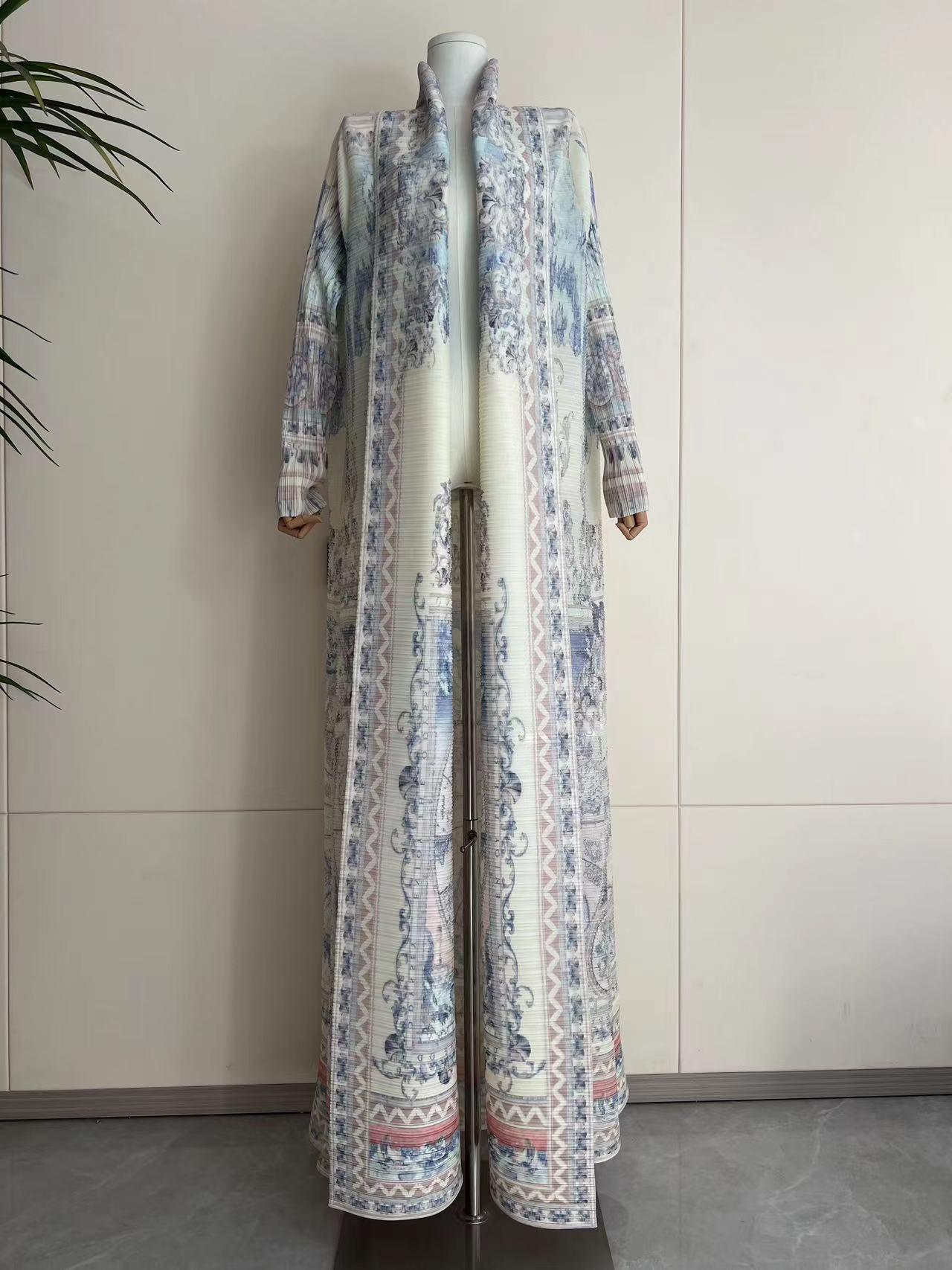 HS5840 Light-colored, All-over Print, Open-front Long Coat