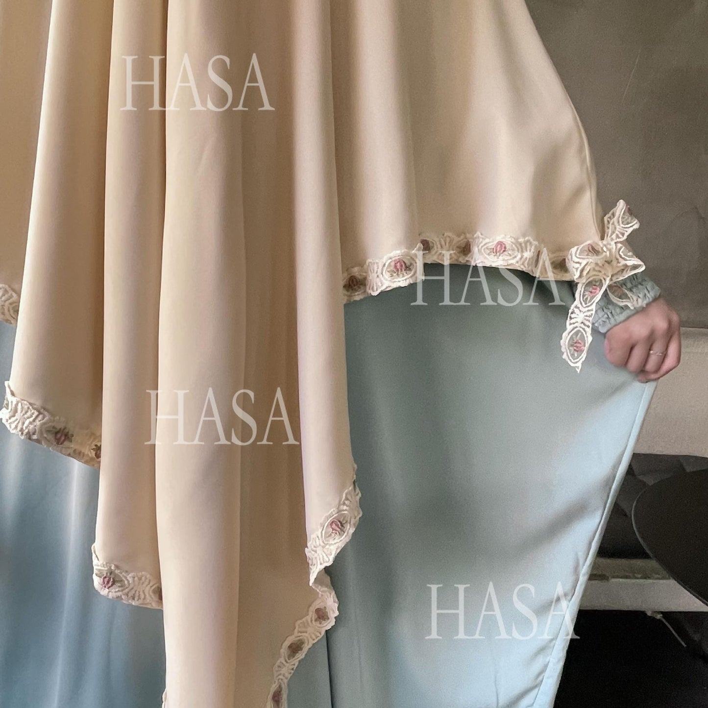 HA6569 Bow-decorated Solid Color Single-layer Headscarf with Three-layer Embroidery